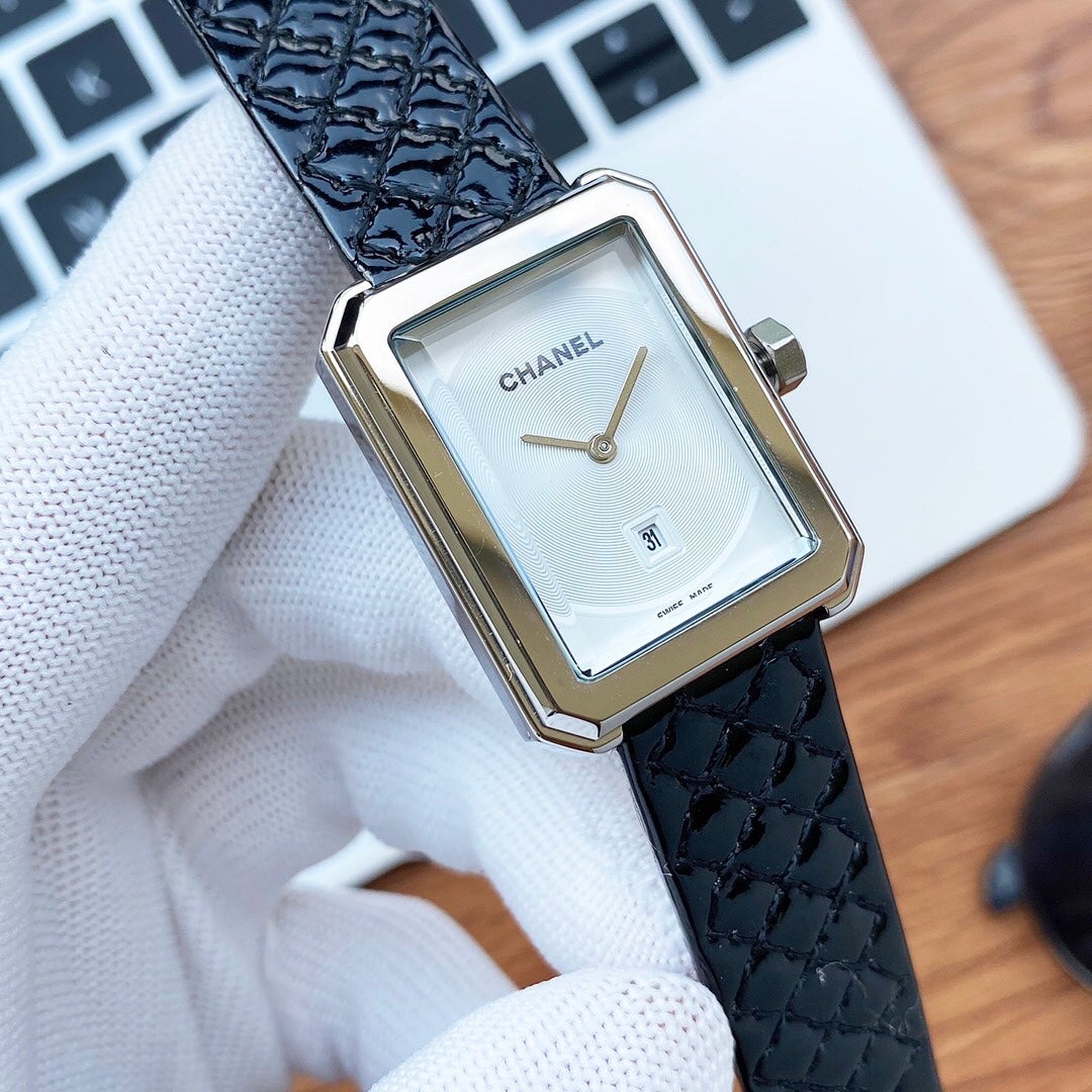 BOY-FRIEND QUARTZ LEATHER STRAP