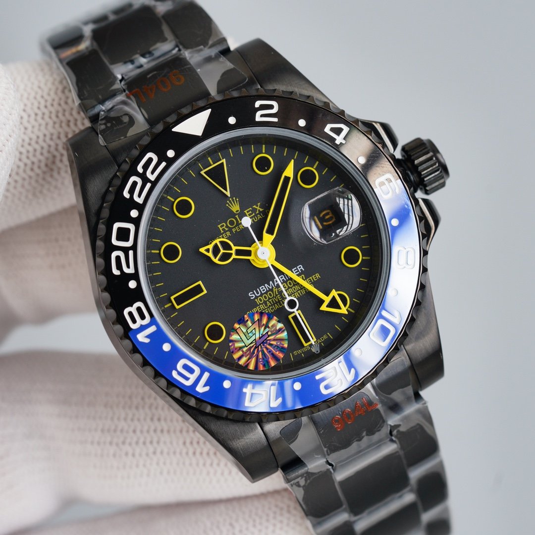 GMT-MASTER II CUSTOM BLACK BATMAN BEZEL YELLOW NUMERALS