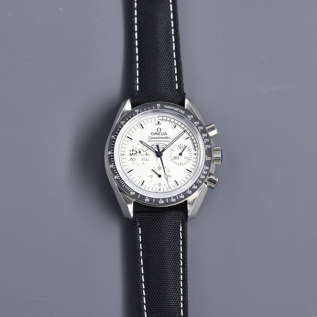 SPEEDMASTER 42MM SNOOPY WHITE DIAL