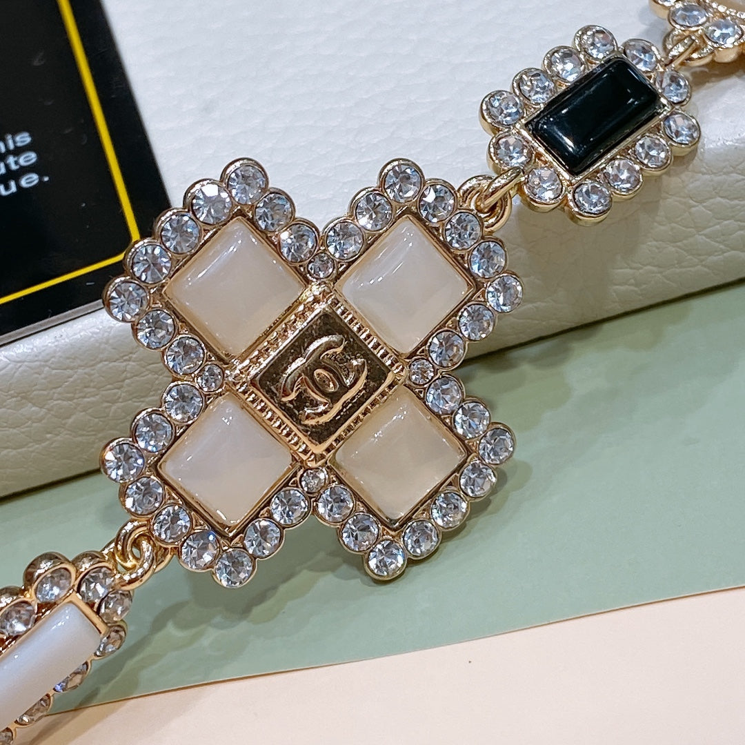 Chanel 2026 Pearls Crystals Chain Belt 206280