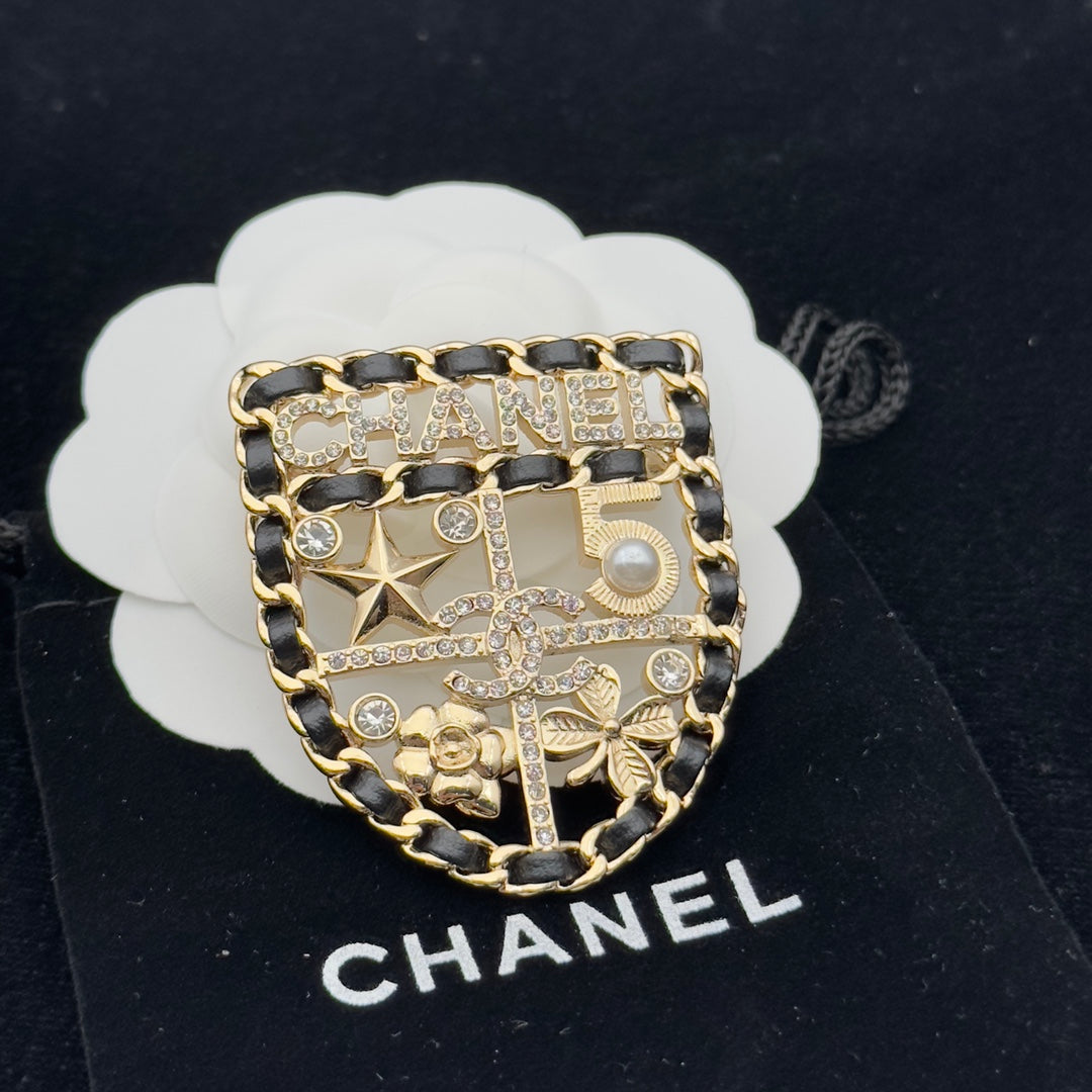 CC Brooch 173337