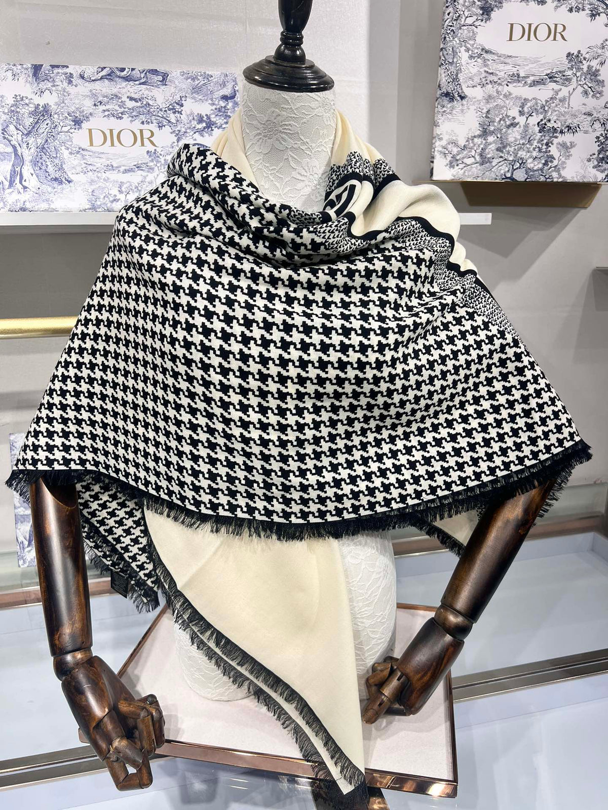 Dior 2026 Montaigne Scarf 140cm White Black Silk And Cashmere 185550