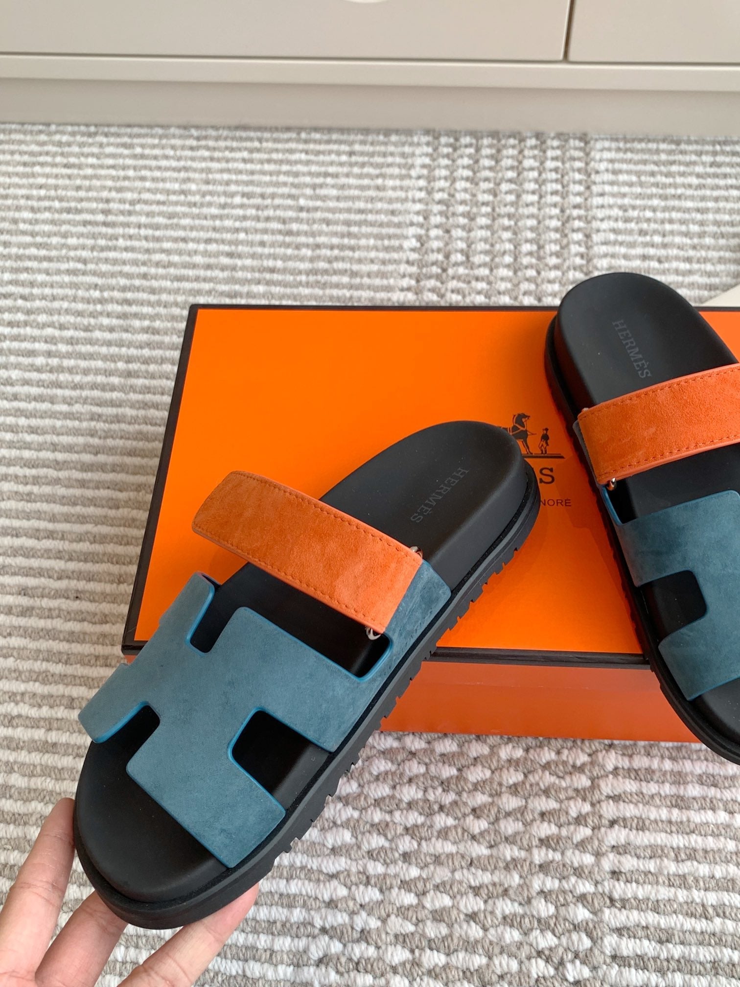 Hermes 2026 Chypre Sandal Two-tone Suede 957567