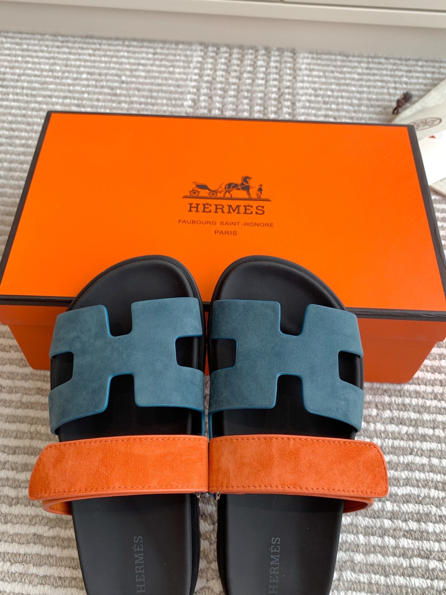 Hermes 2026 Chypre Sandal Two-tone Suede 957567