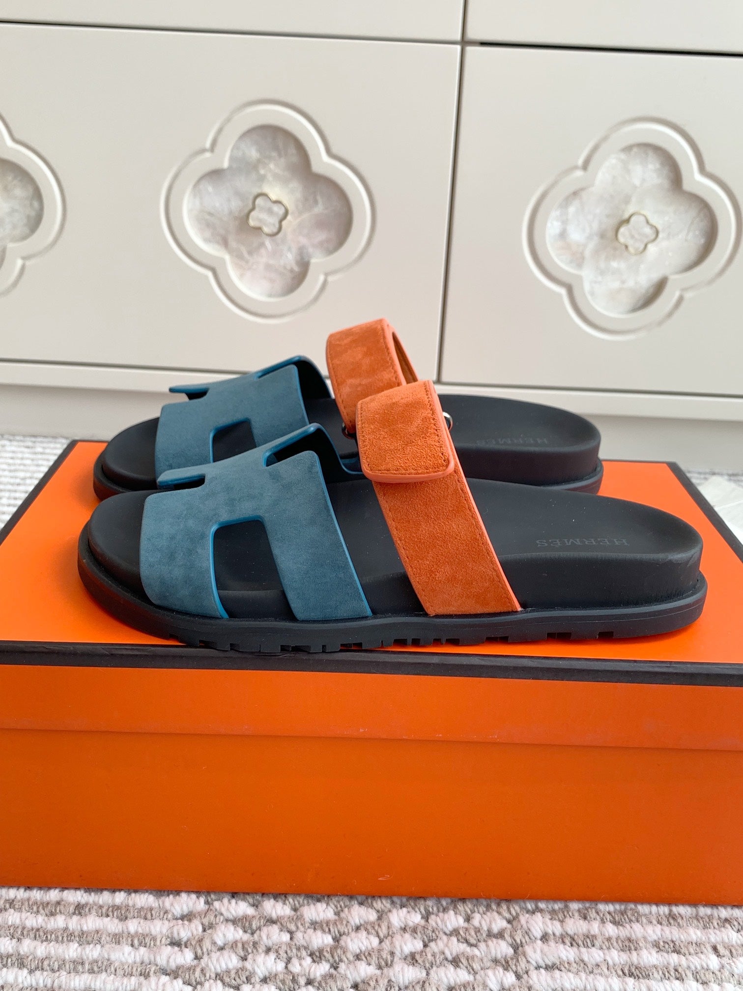 Hermes 2026 Chypre Sandal Two-tone Suede 957567