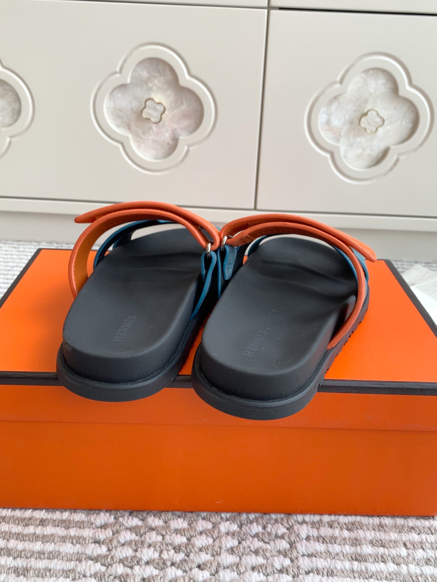 Hermes 2026 Chypre Sandal Two-tone Suede 957567