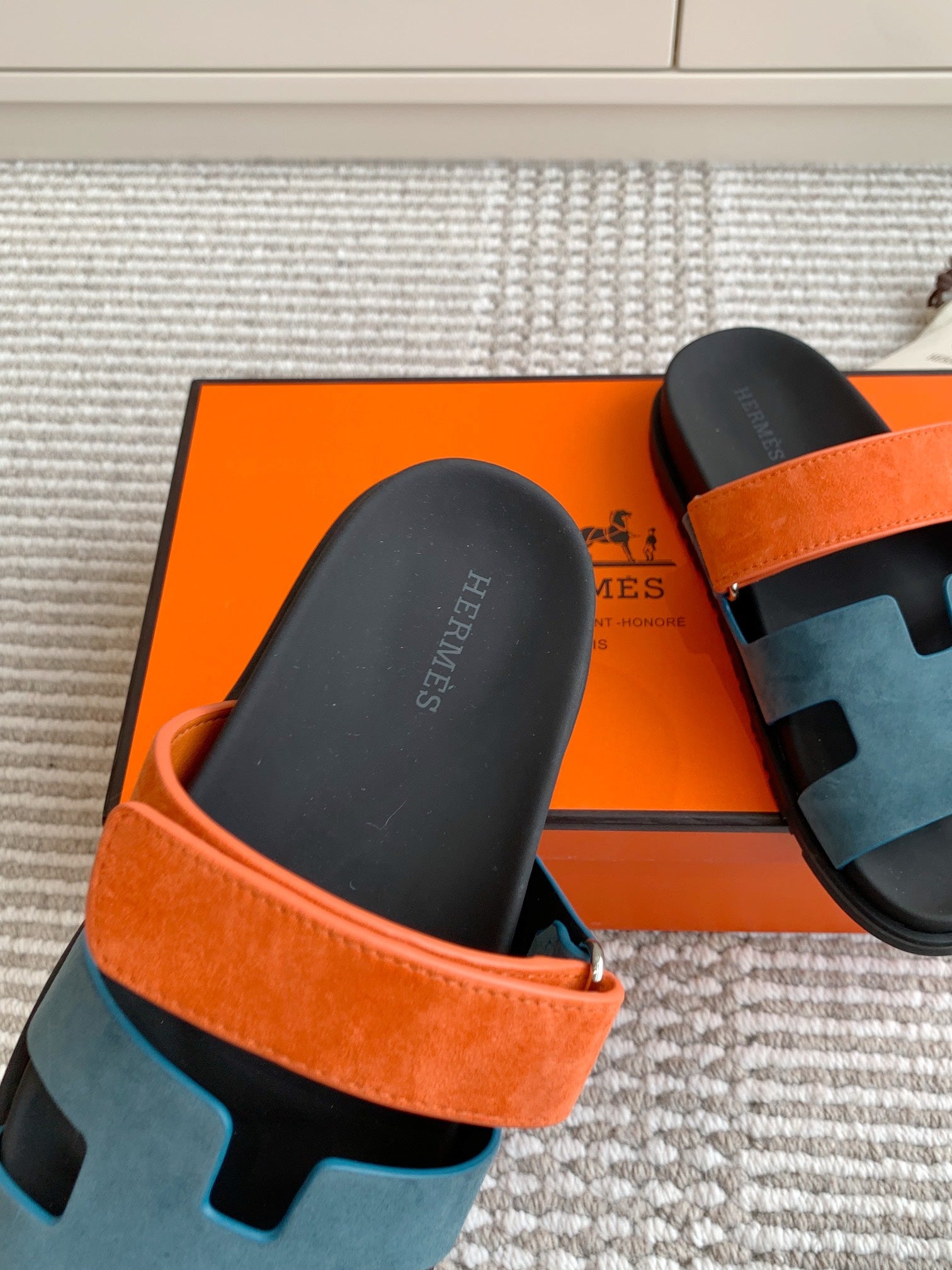 Hermes 2026 Chypre Sandal Two-tone Suede 957567