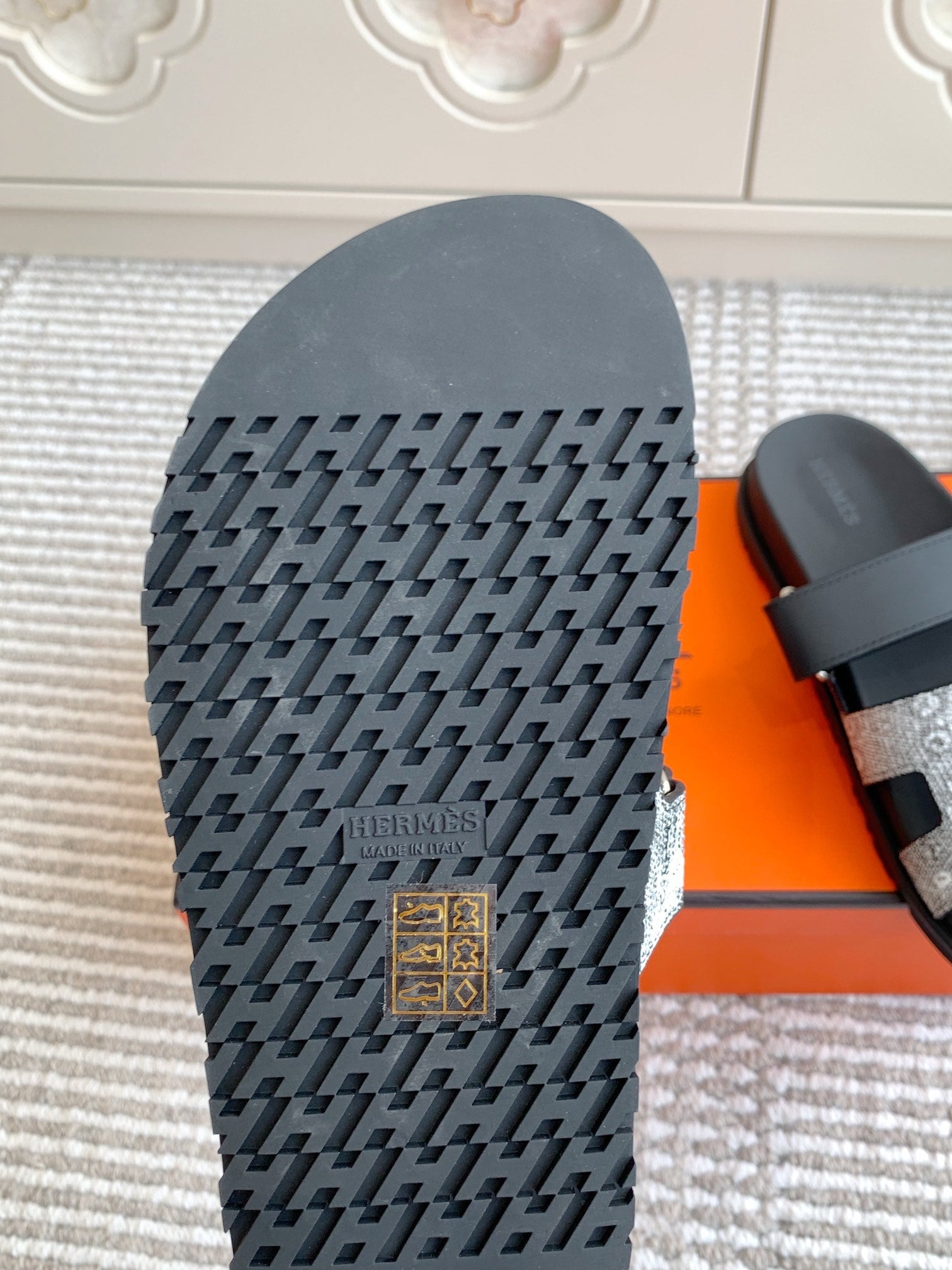 Hermes 2026 Chypre Sandal Lizard-patterned Leather 982179