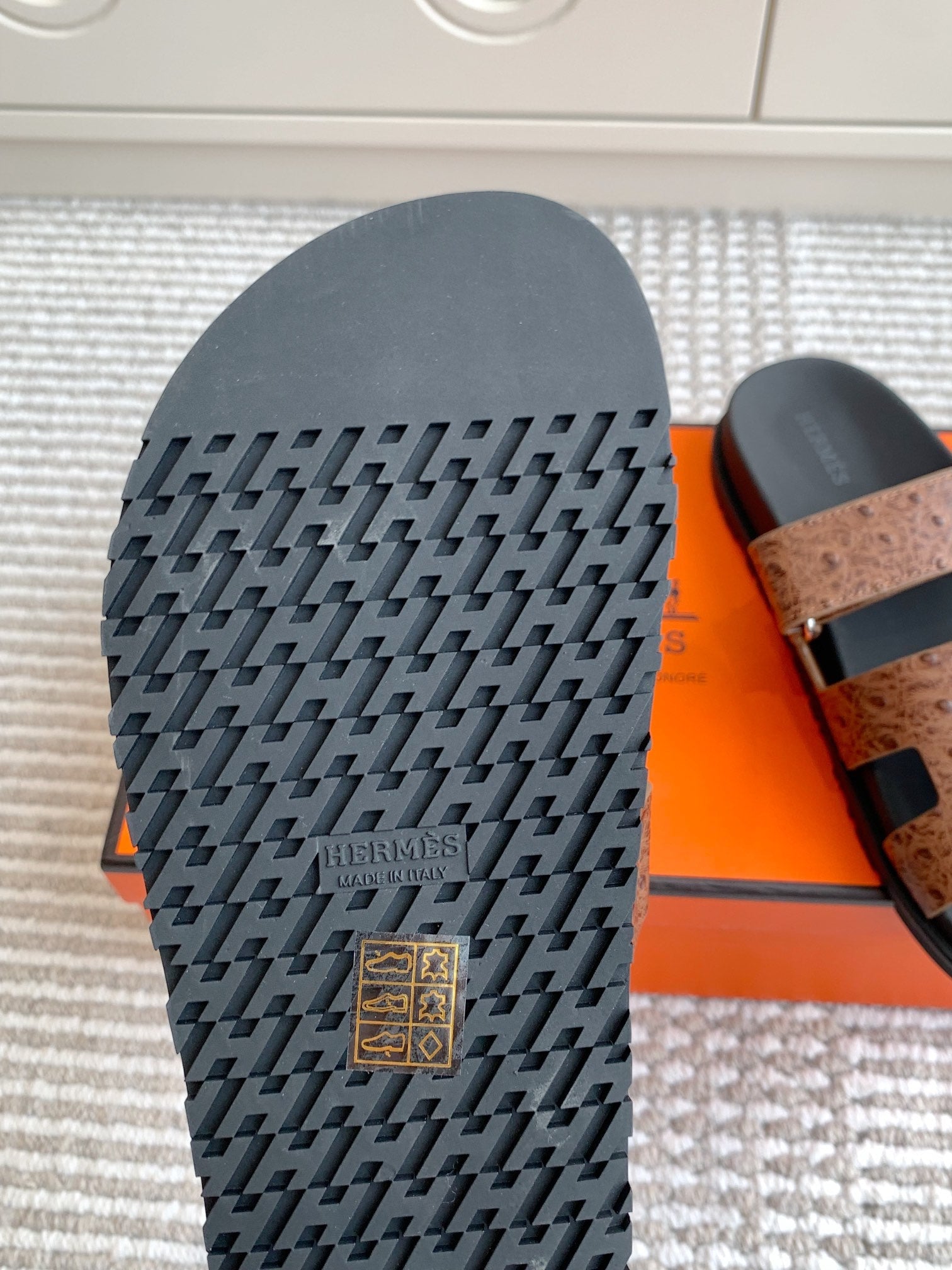 Hermes 2026 Chypre Sandal Ostrich Embossed Leather 982168