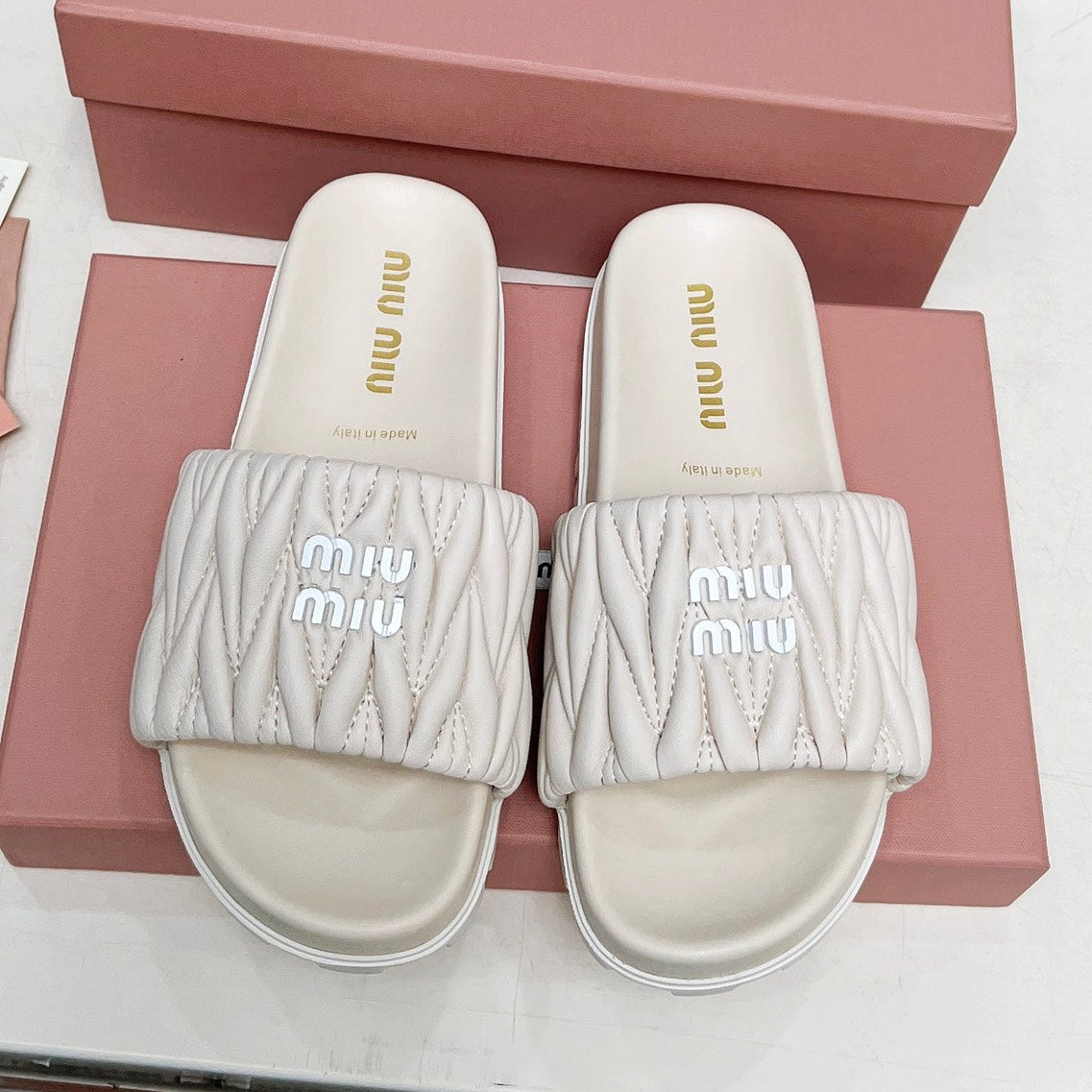 Miumiu 2026 Embroidered Slipper Sheepskin 935601