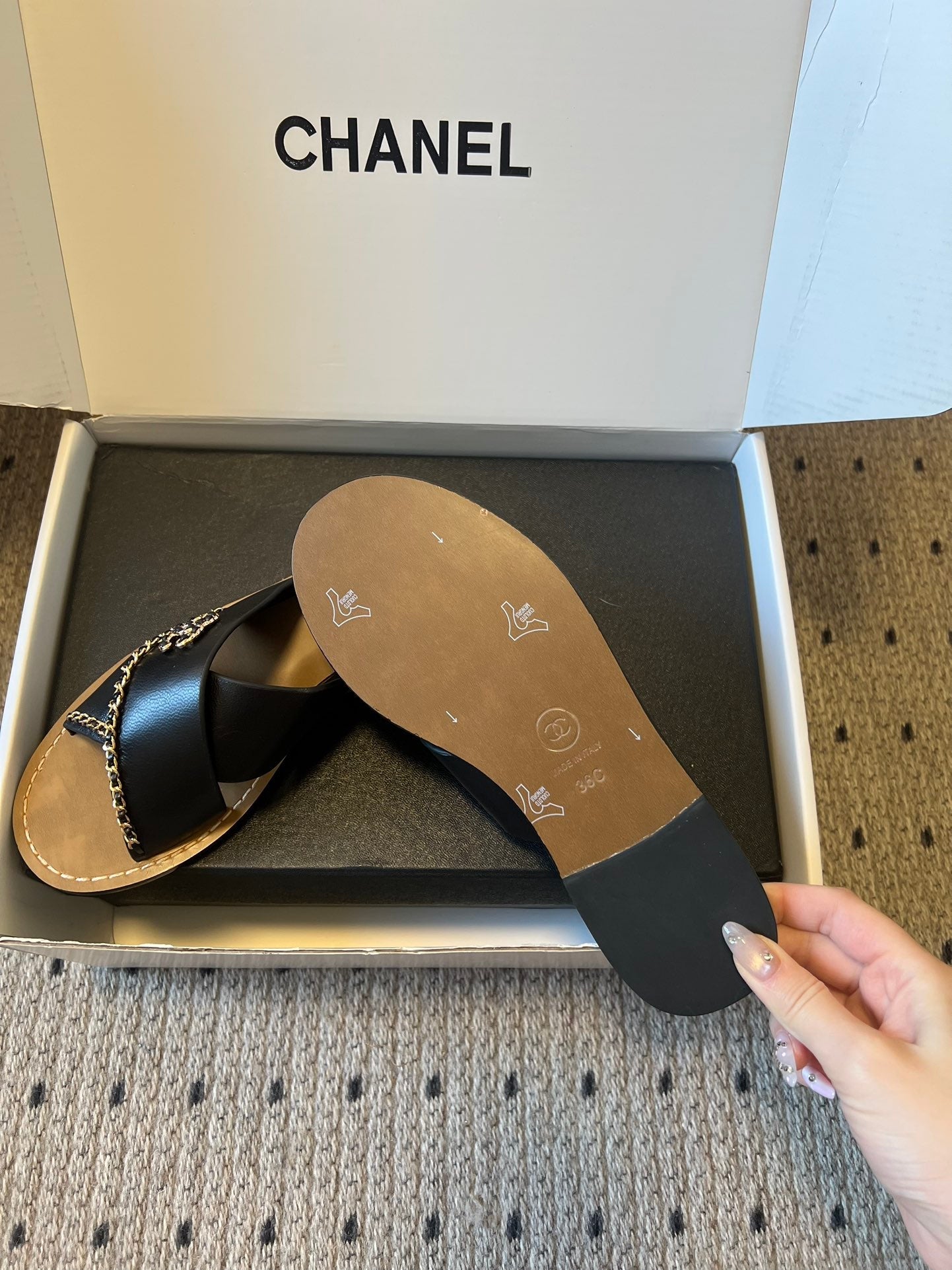 CC 26s Flat Sandals Black Brown Cowhide 627194