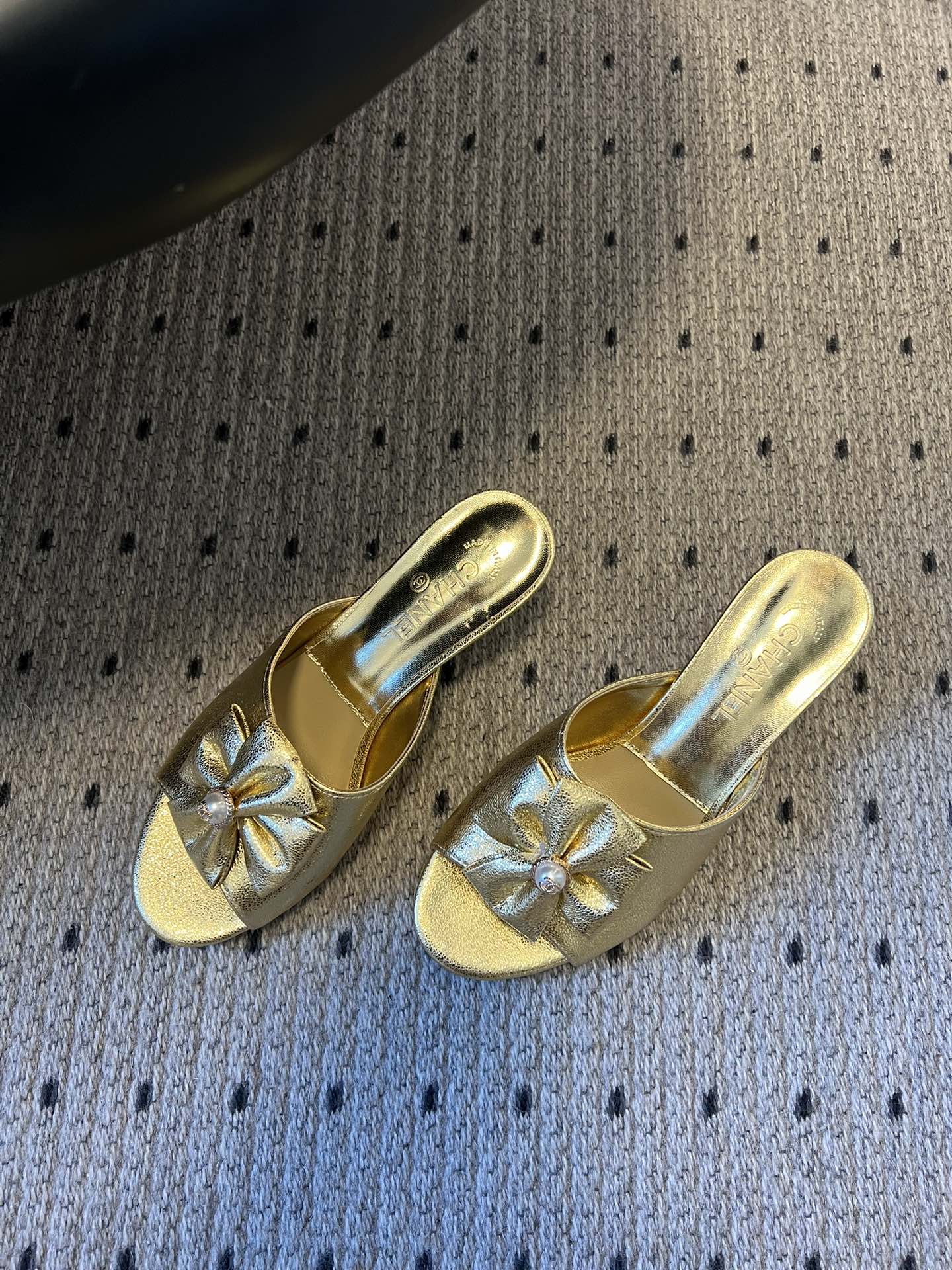 CC 26s High-Heeled Slides 60 Metallic Gold Cowhide 627182