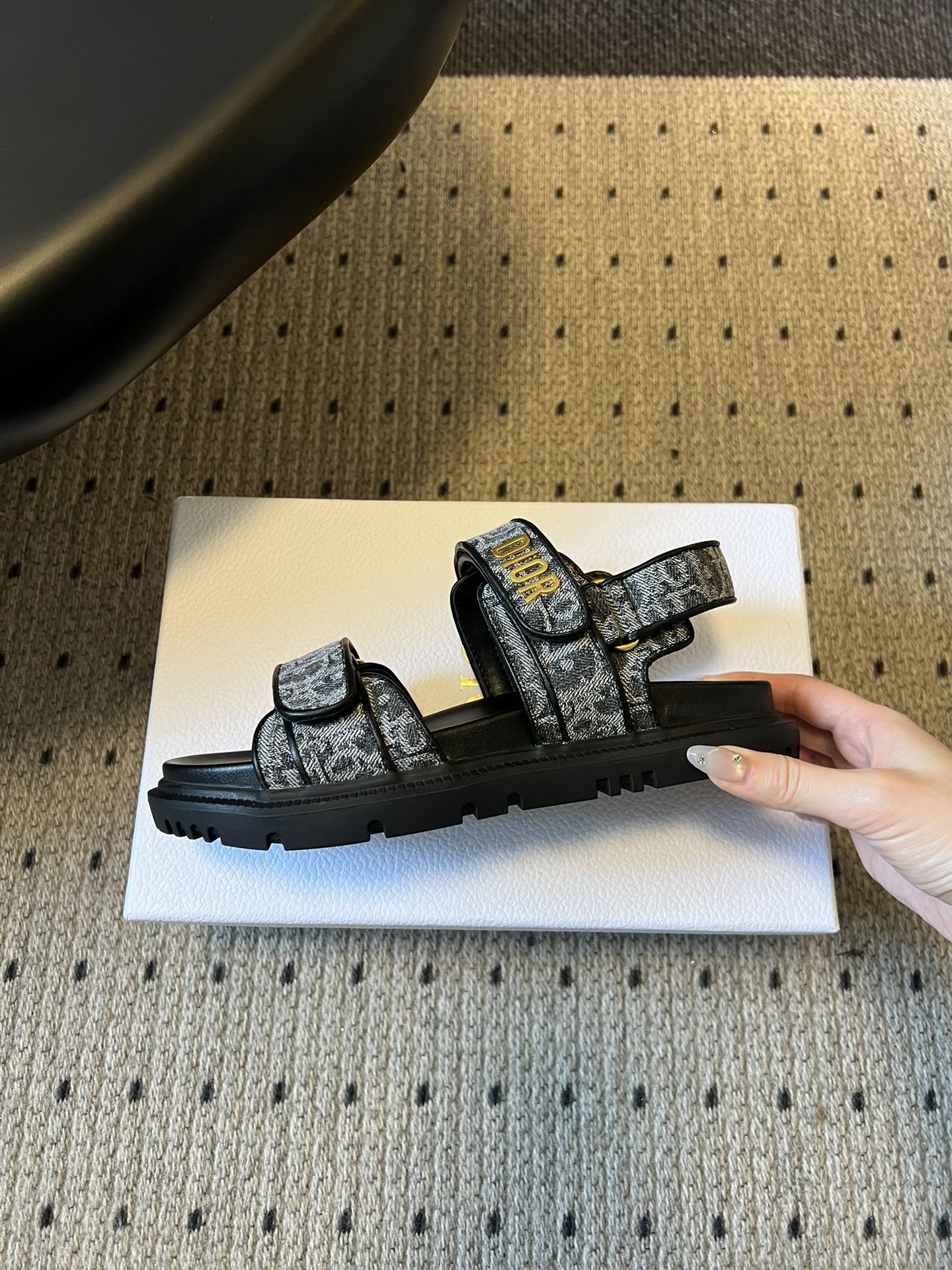 CD 26 Flats Sandals Black Blue Sheepskin Embroidered Fabric 621799