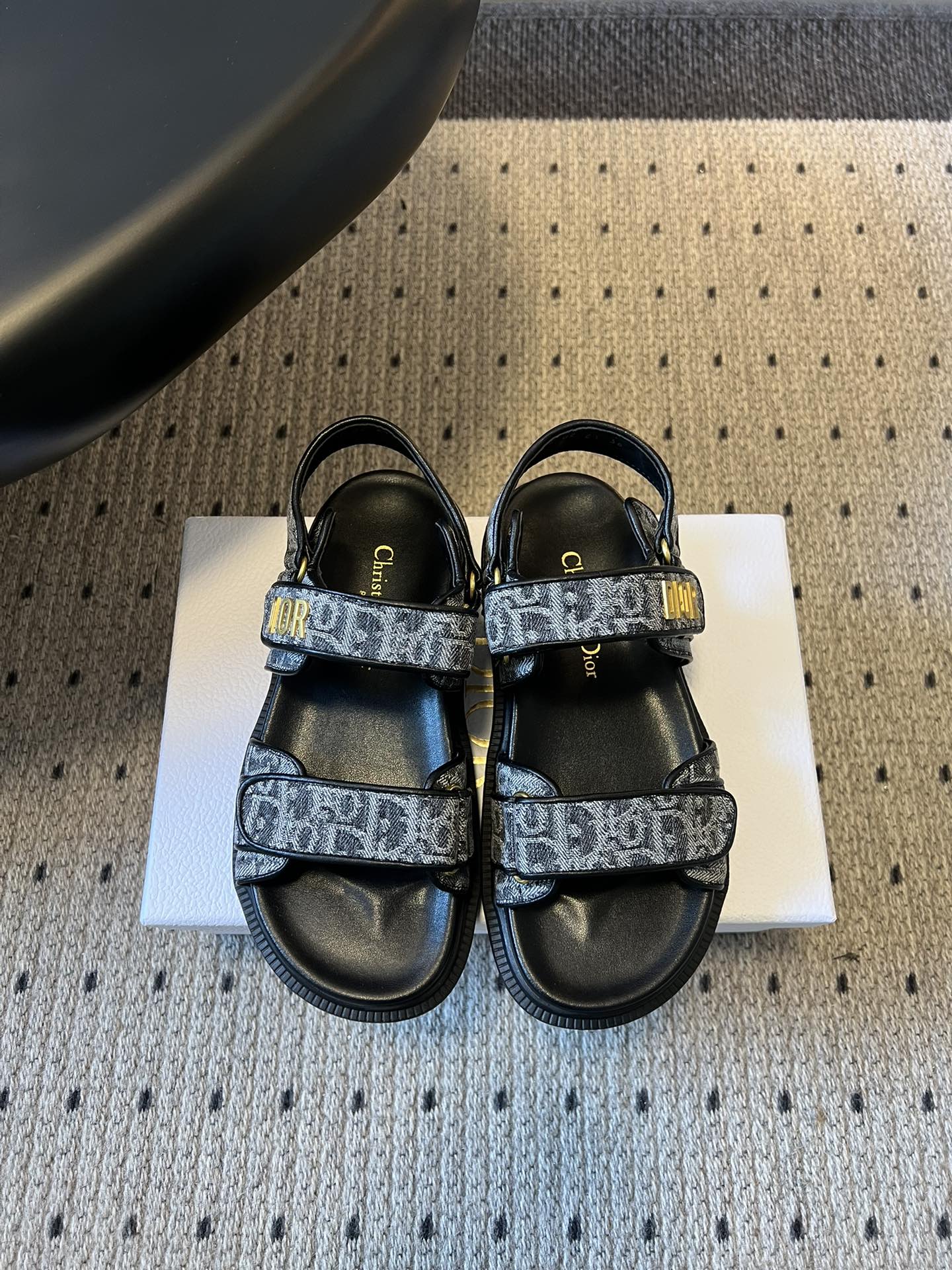 CD 26 Flats Sandals Black Blue Sheepskin Embroidered Fabric 621799