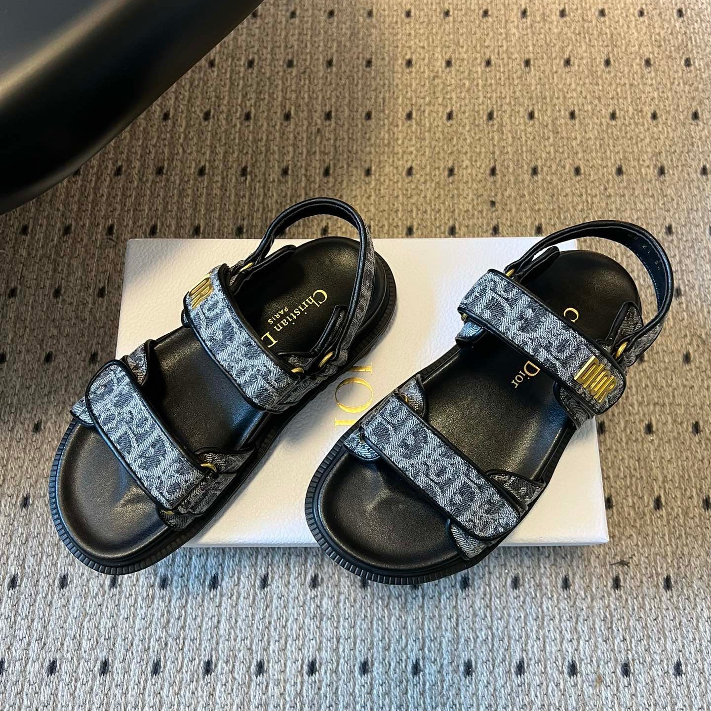 CD 26 Flats Sandals Black Blue Sheepskin Embroidered Fabric 621799