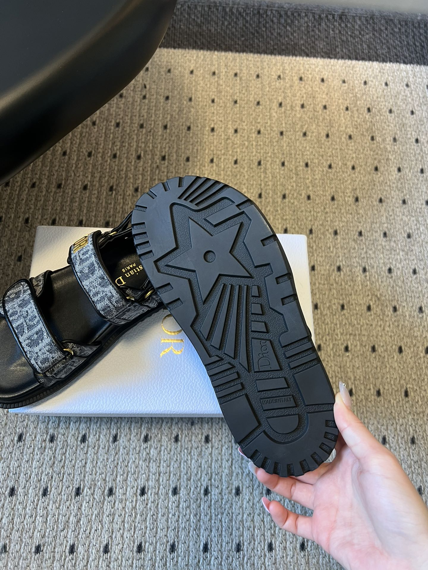 CD 26 Flats Sandals Black Blue Sheepskin Embroidered Fabric 621799