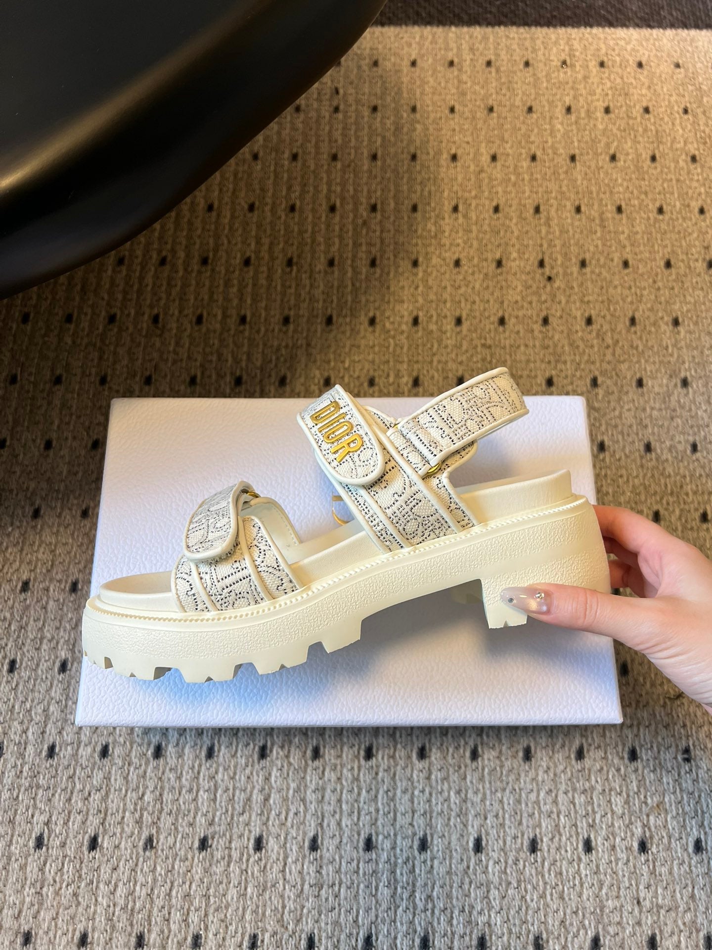 CD 26 Platform Sandals White Sheepskin Embroidered Fabric 621796