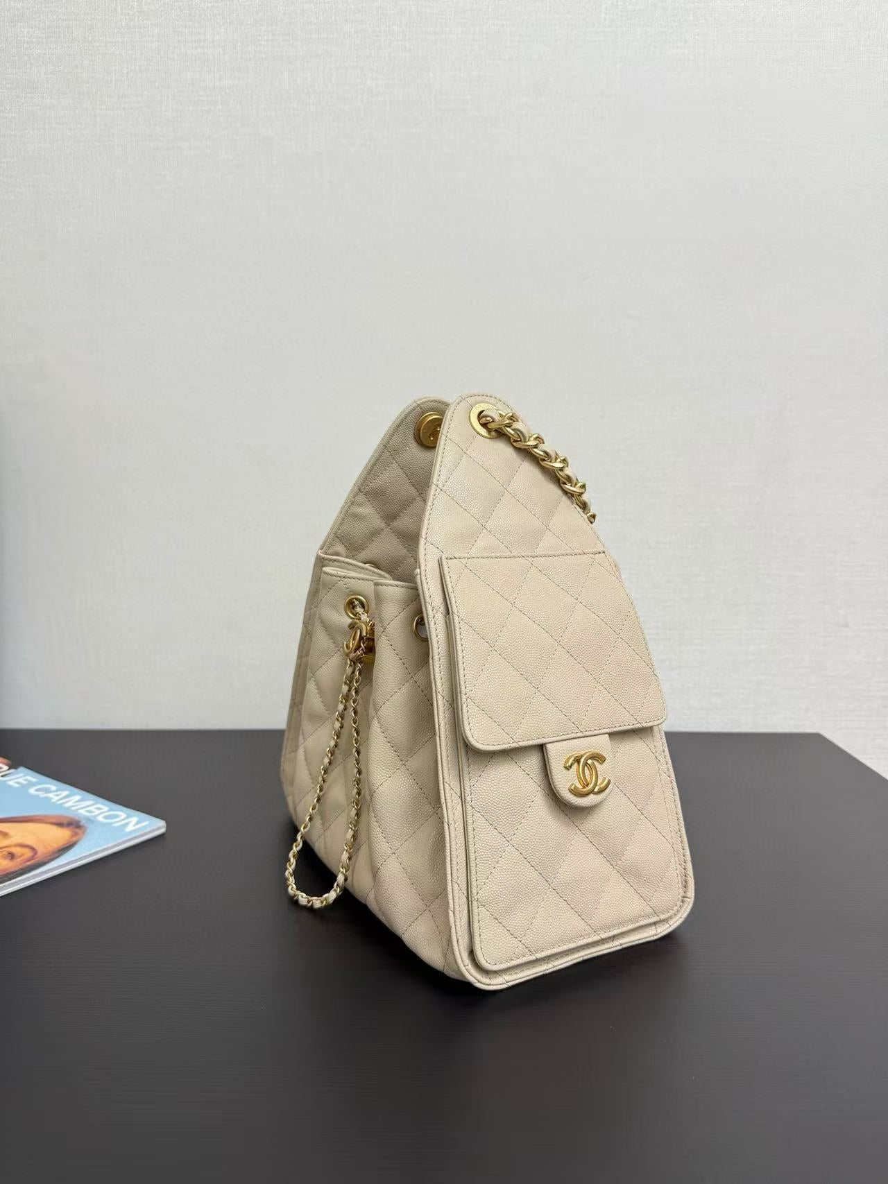 CC 25C Hobo Bag 30cm Beige Grained Calfskin
