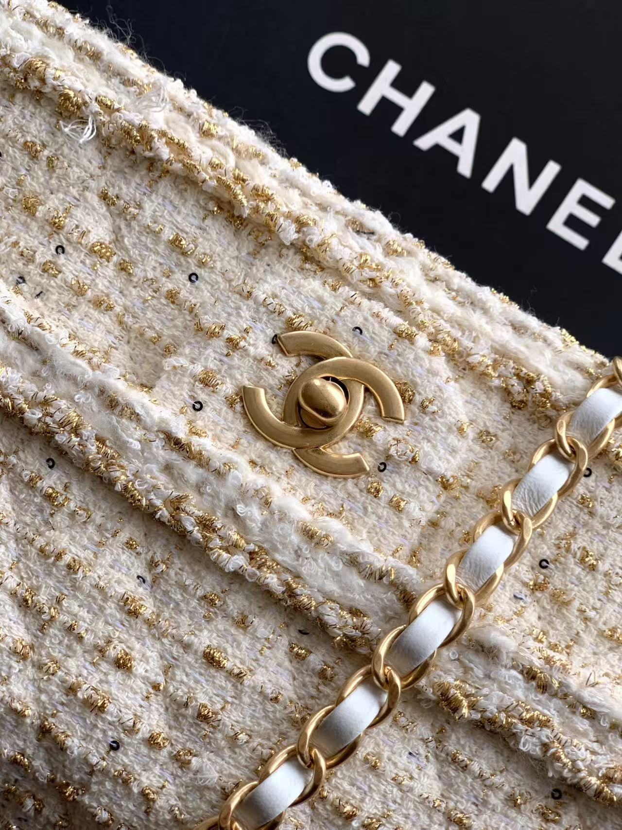 Chanel 2026 Quilted Rectangular Flap Bag 25cm White Gold Tweed Leather