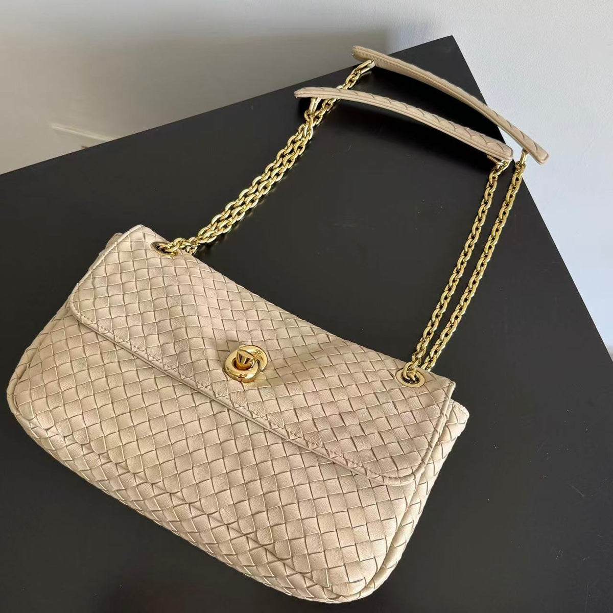 Bottega Veneta 2026 Madison Intrecciato Bag 27cm Beige Leather