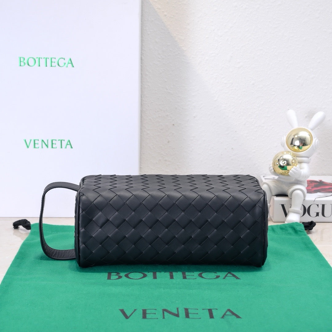 Bottega Veneta 2026 Barrel Bag 26cm Black Leather