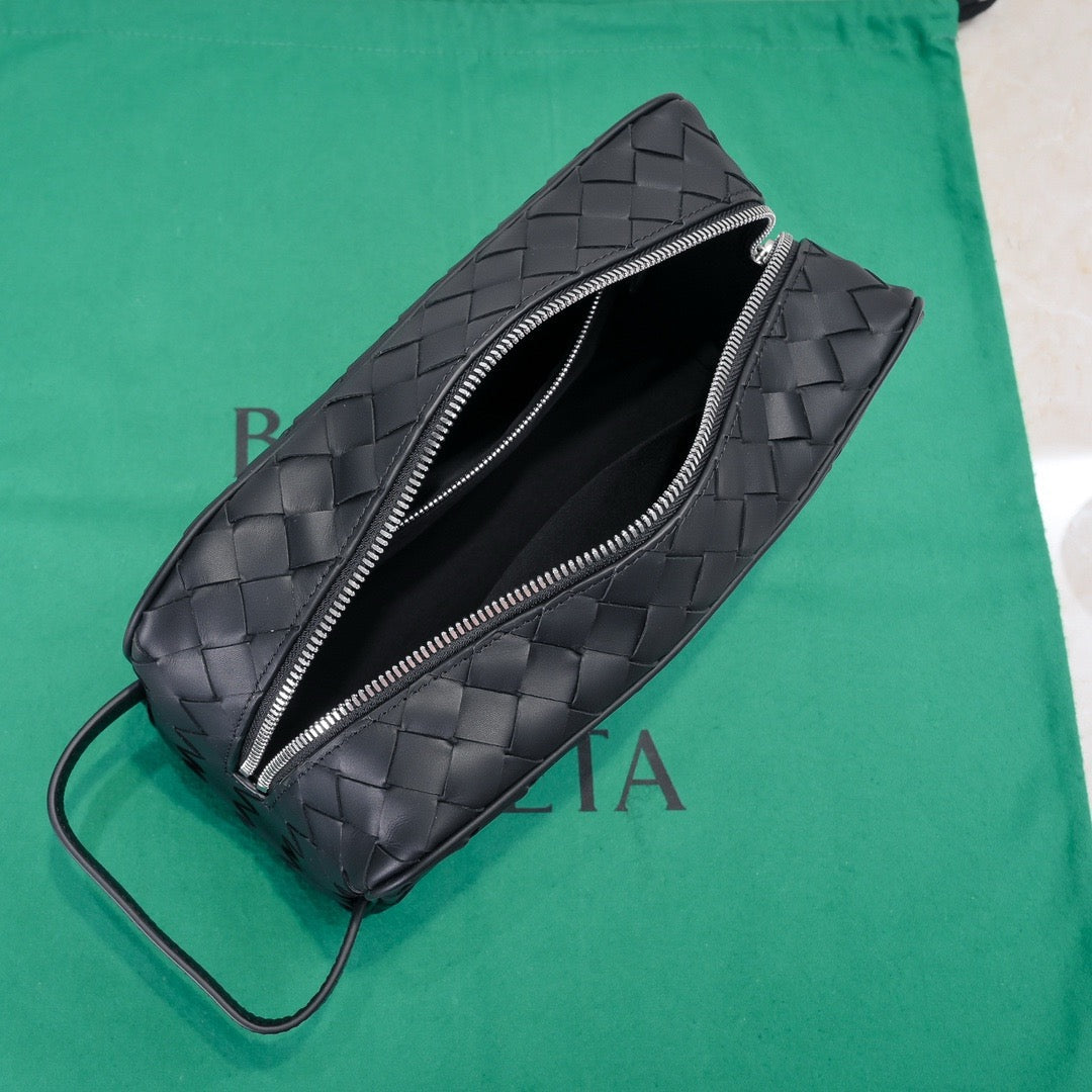 Bottega Veneta 2026 Barrel Bag 26cm Black Leather