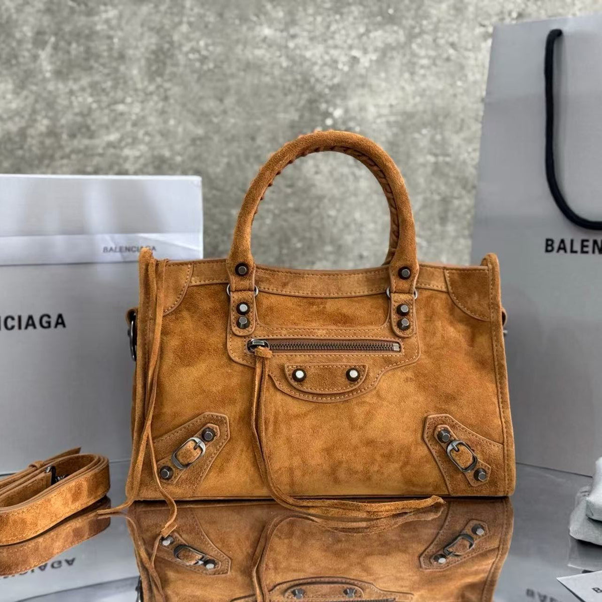Balenciaga 2026 Le City Bag 30cm Camel-brown Suede