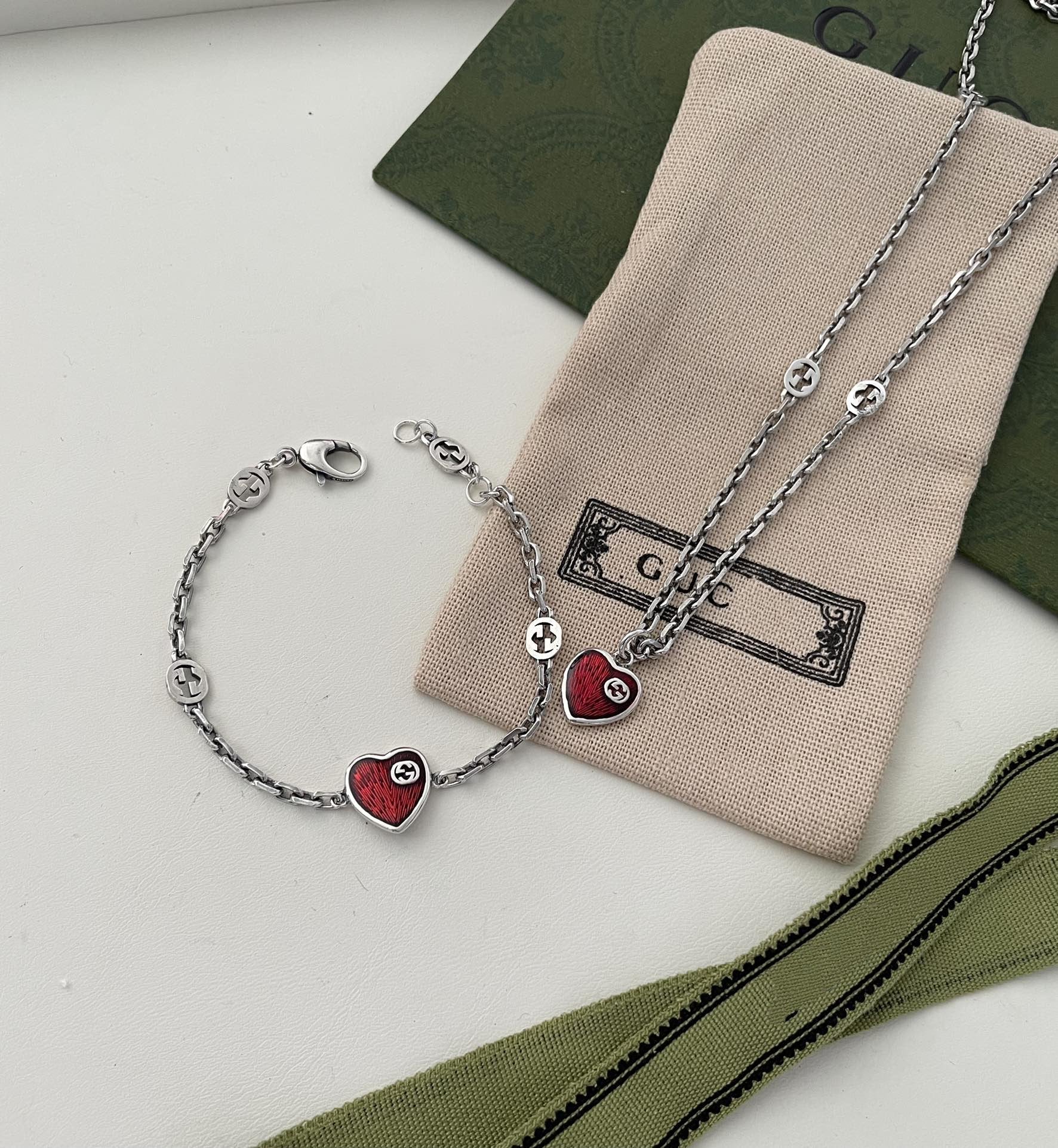 GG HEARTS STERLING SILVER RED ENAMEL PENDANT NECKLACE