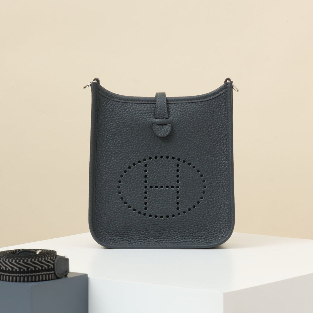 High-end Hermes 2026 Evelyne Sellier Bag 19.5cm Clemence Leather