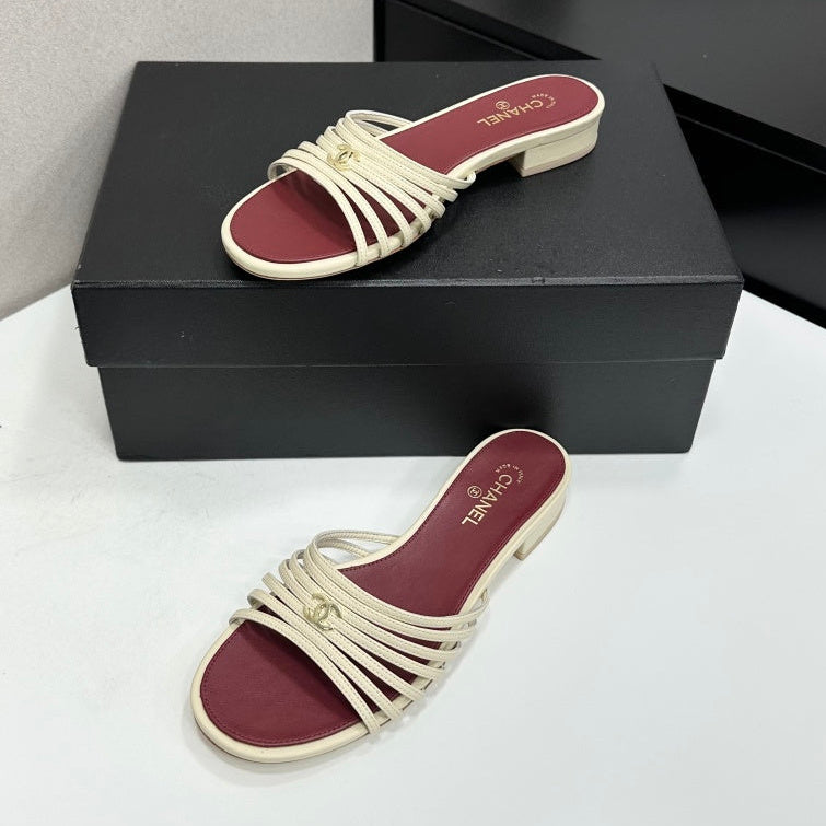Channel 2026 Flat Slides Calfskin 894918