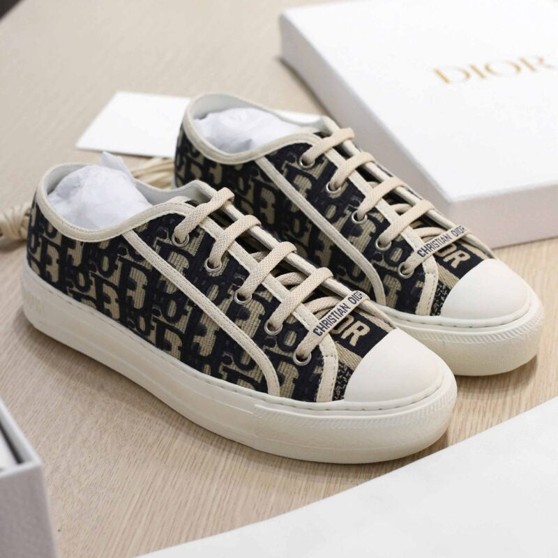 WALKN CD WHITE DEEP BLUE OBLIQUE EMBROIDERY CANVAS