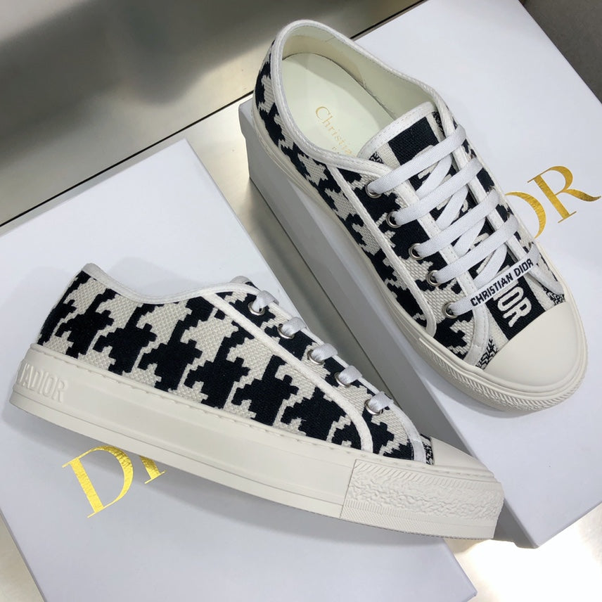 Dior 2026 Walk'n'Dior Sneakers Canvas Lace 966616