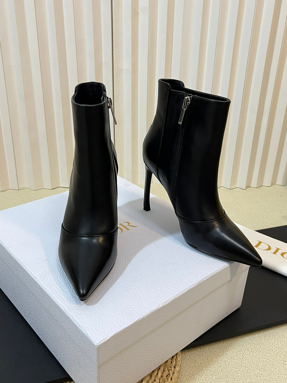 Dior 2026 Pointed Toe Ankle Boots 100mm Cowhide 137124