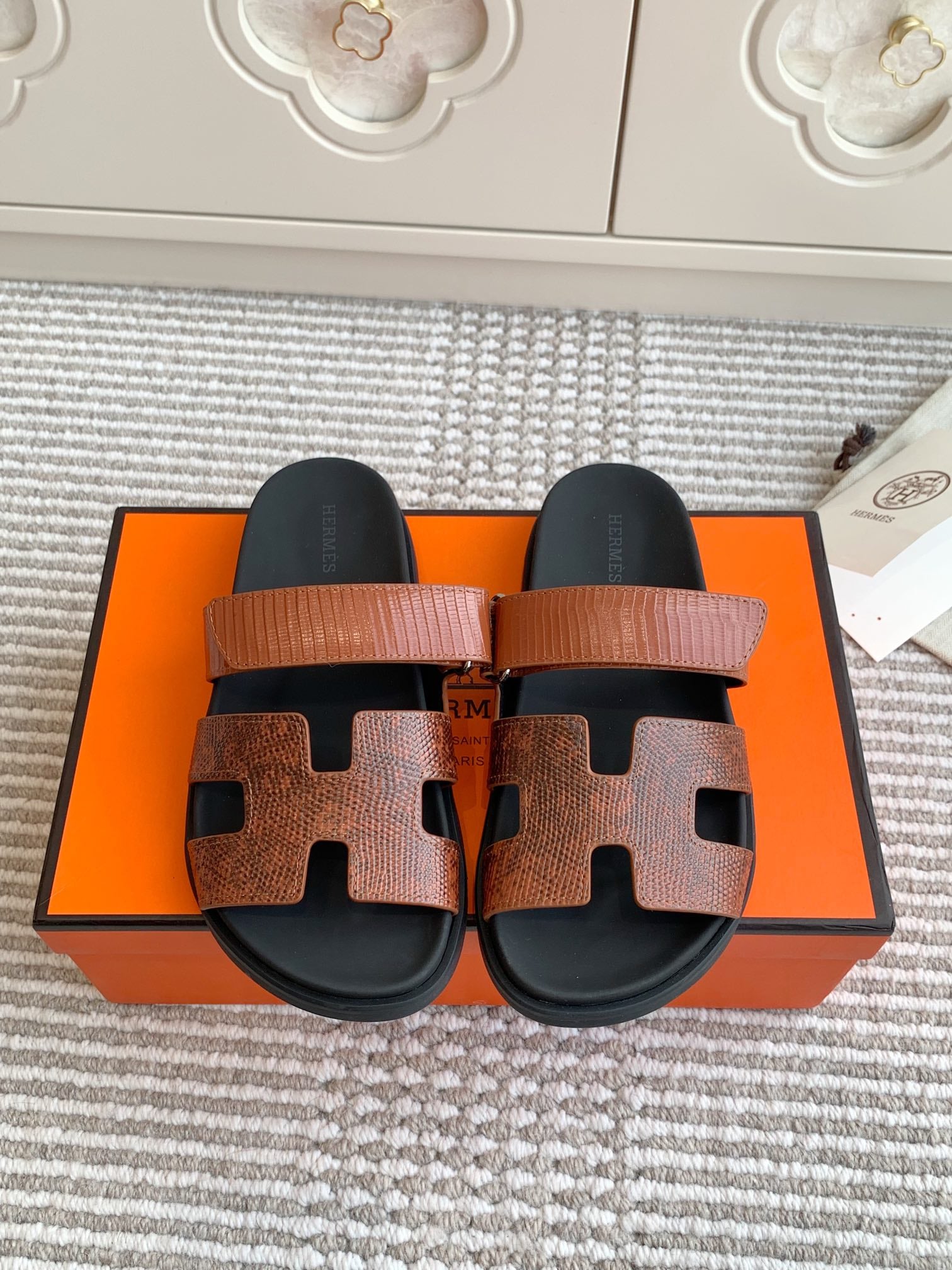 Hermes 2026 Chypre Sandal Lizard-patterned Leather 982179