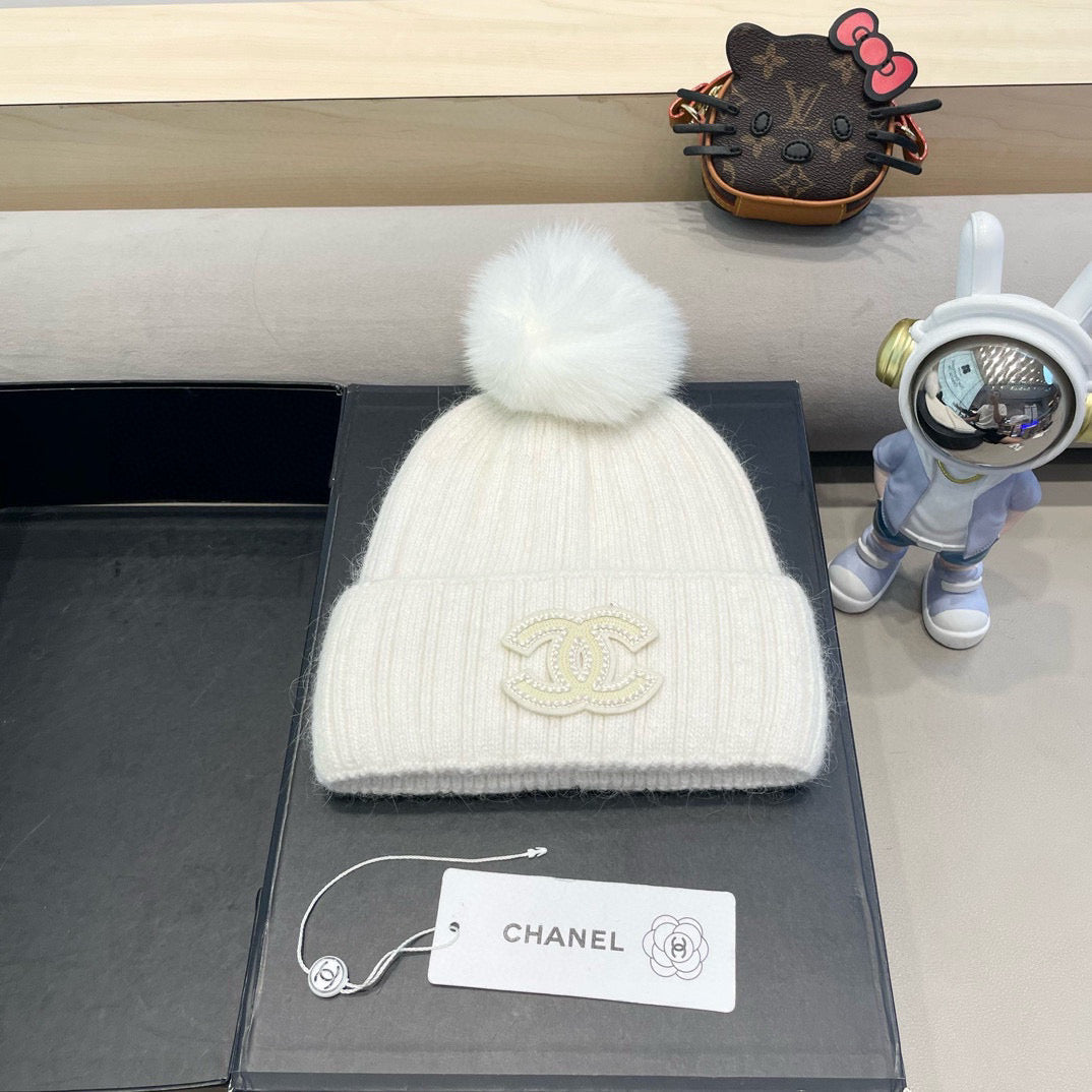 Chanel Knitted Hat With Pom-pom 437120