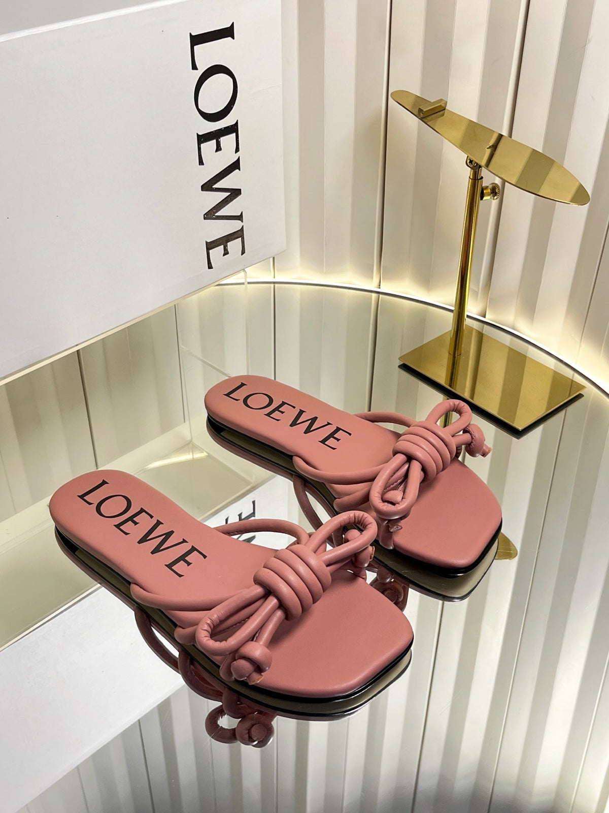 Loewe 2026 Flamenco Knot Flat Sandals Cowhide 641950