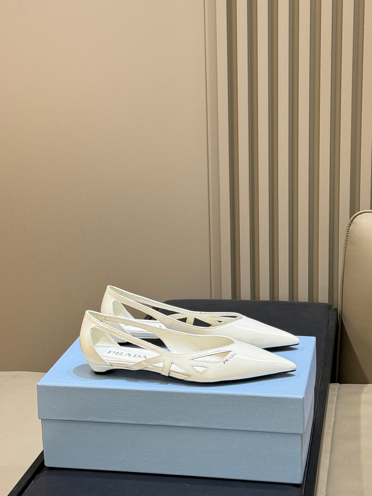 Prada 2026 Pointed-Toe Ballet Flats Calfskin 151236