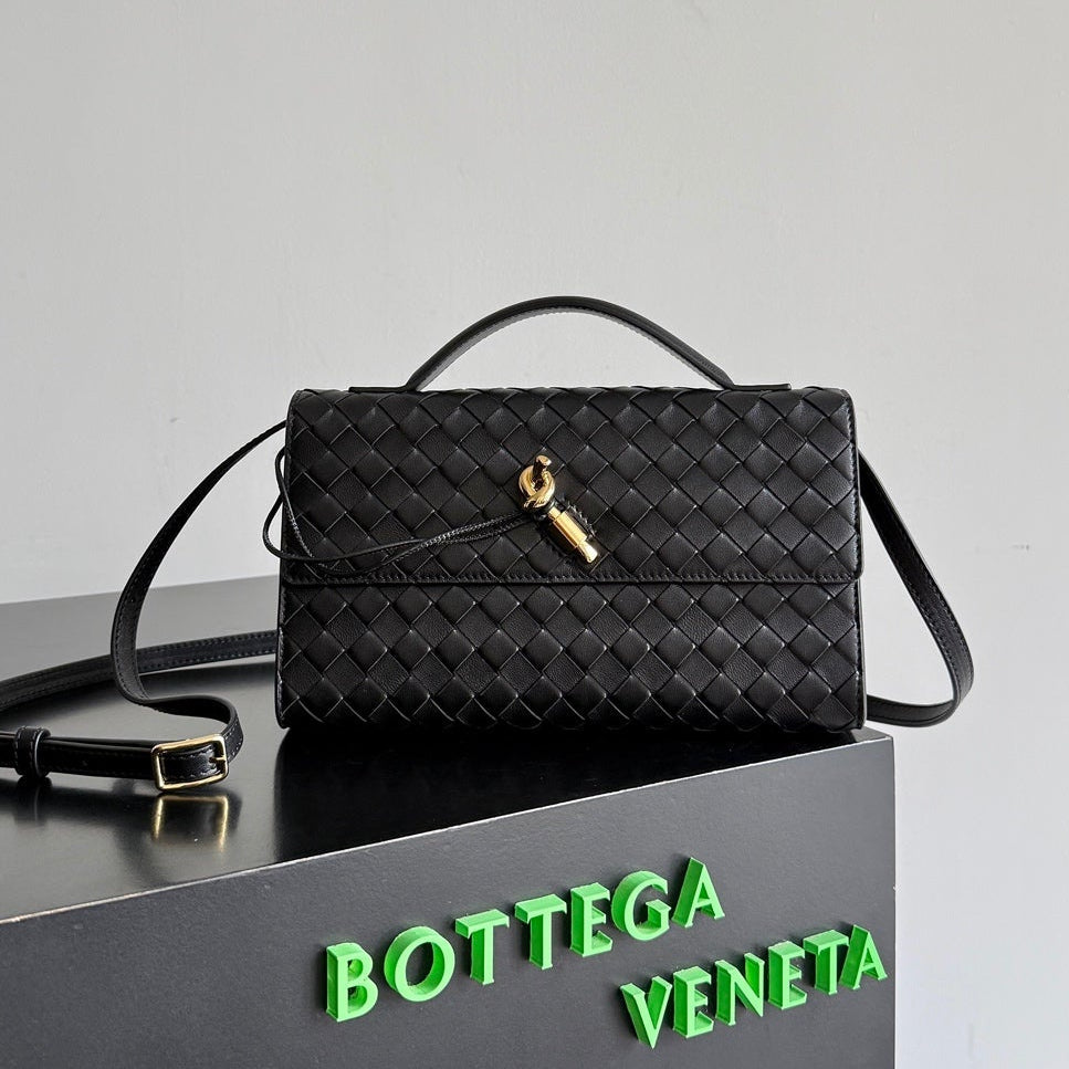 Bottega Veneta 2026 Andiamo Clutch With Handle 24cm Lambskin