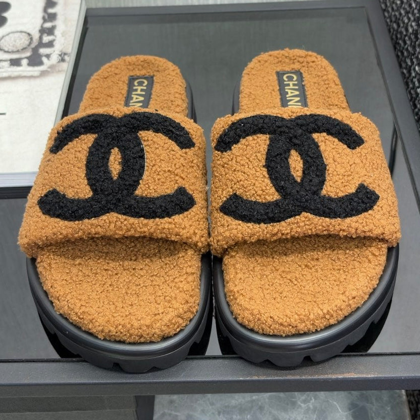 Chanel 2026 CC Logo Furry Sandals Chanel Wool 128102