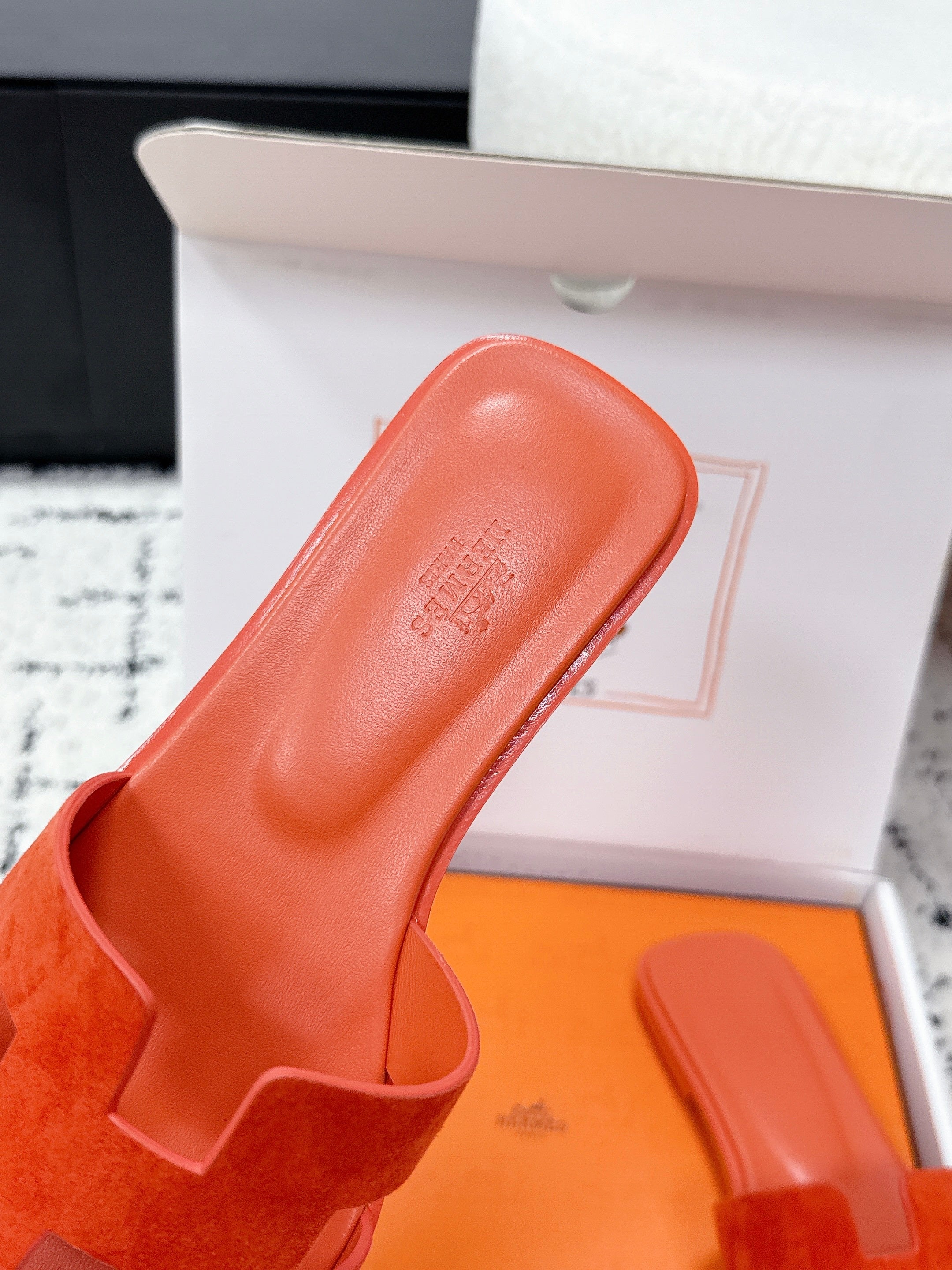 HM 26ss Oran Sandals Orange Suede Cowhide 617192