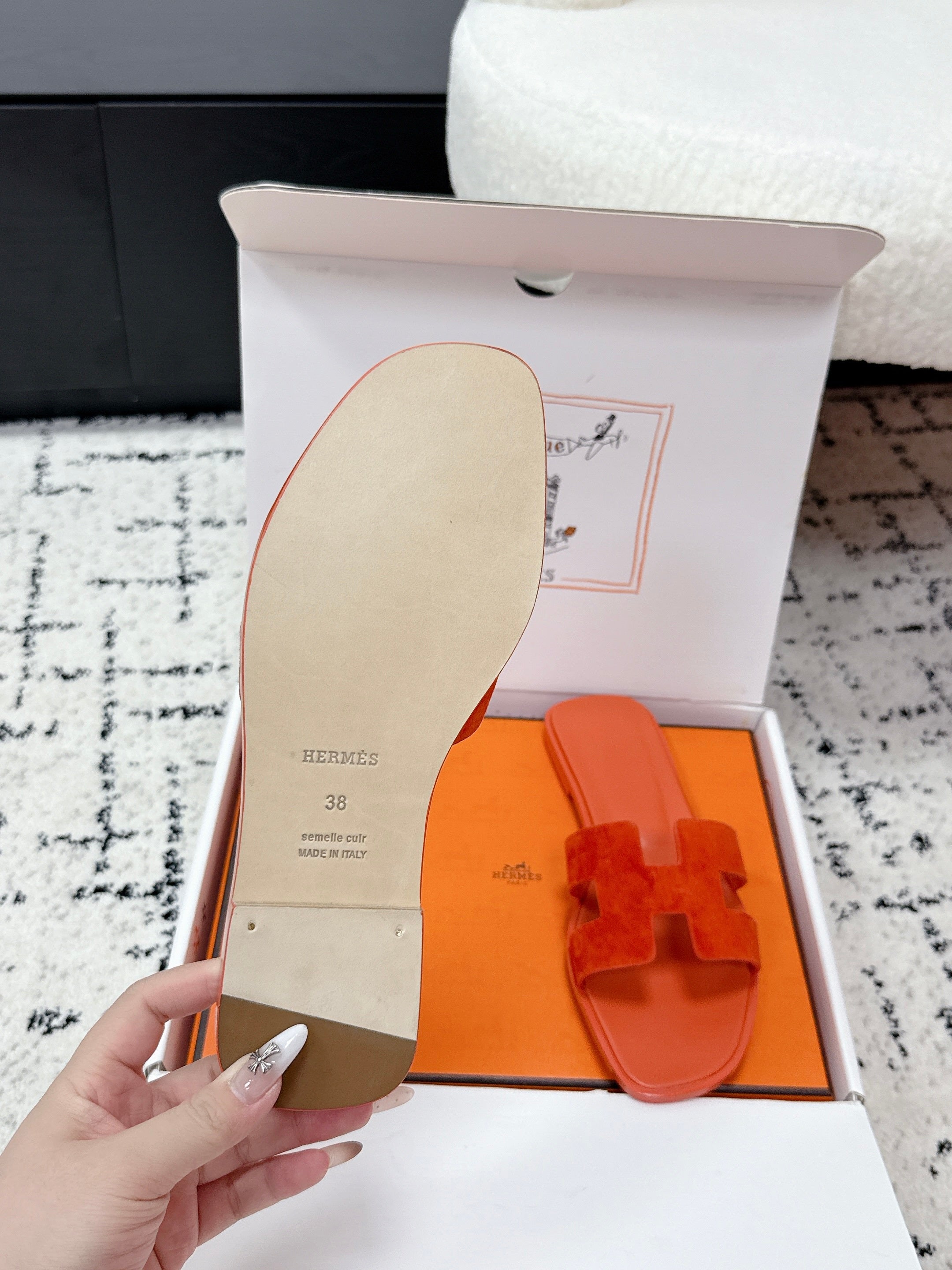 HM 26ss Oran Sandals Orange Suede Cowhide 617192