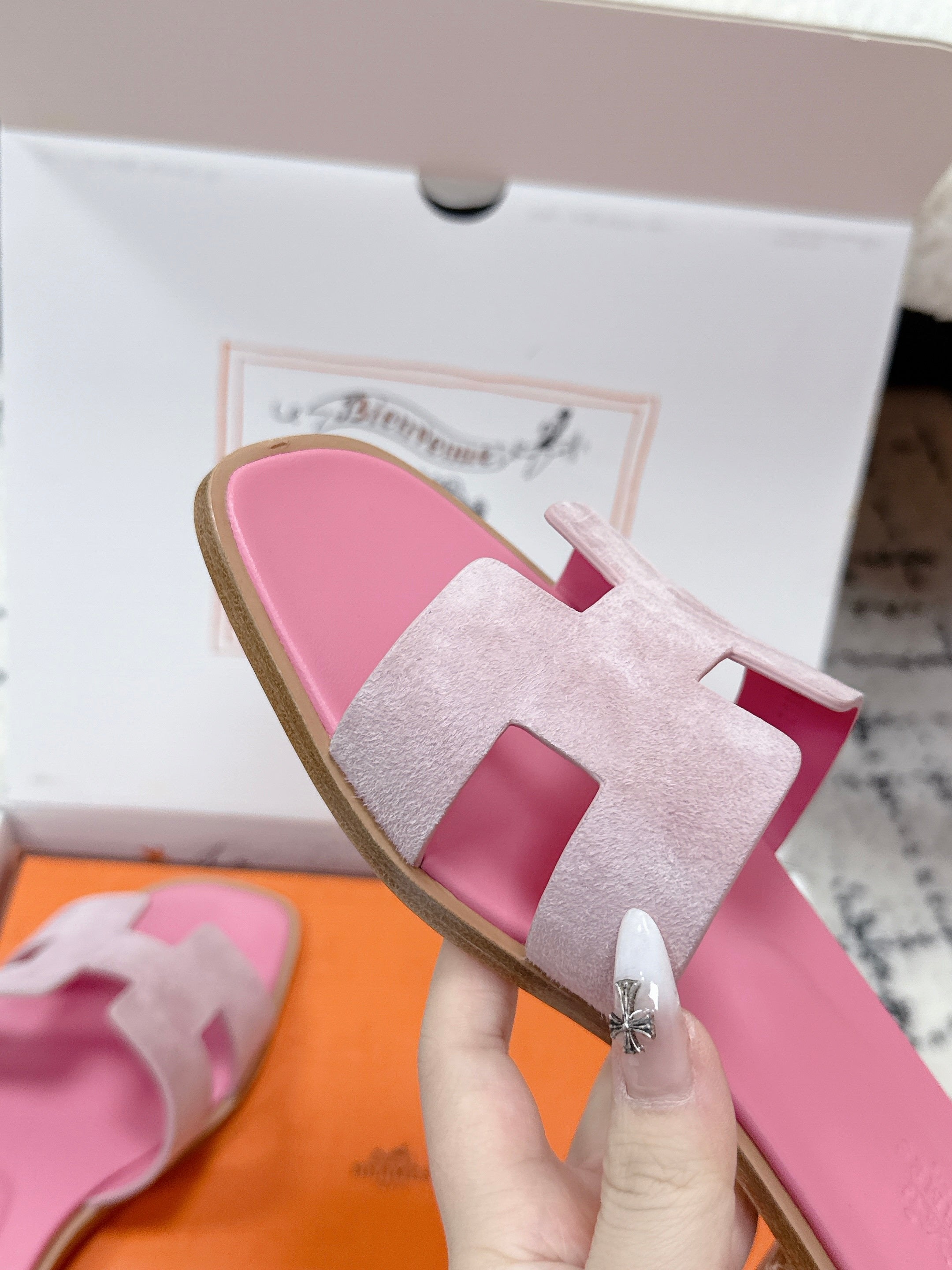 HM 26ss Oran Sandals Pink Suede Cowhide 617195