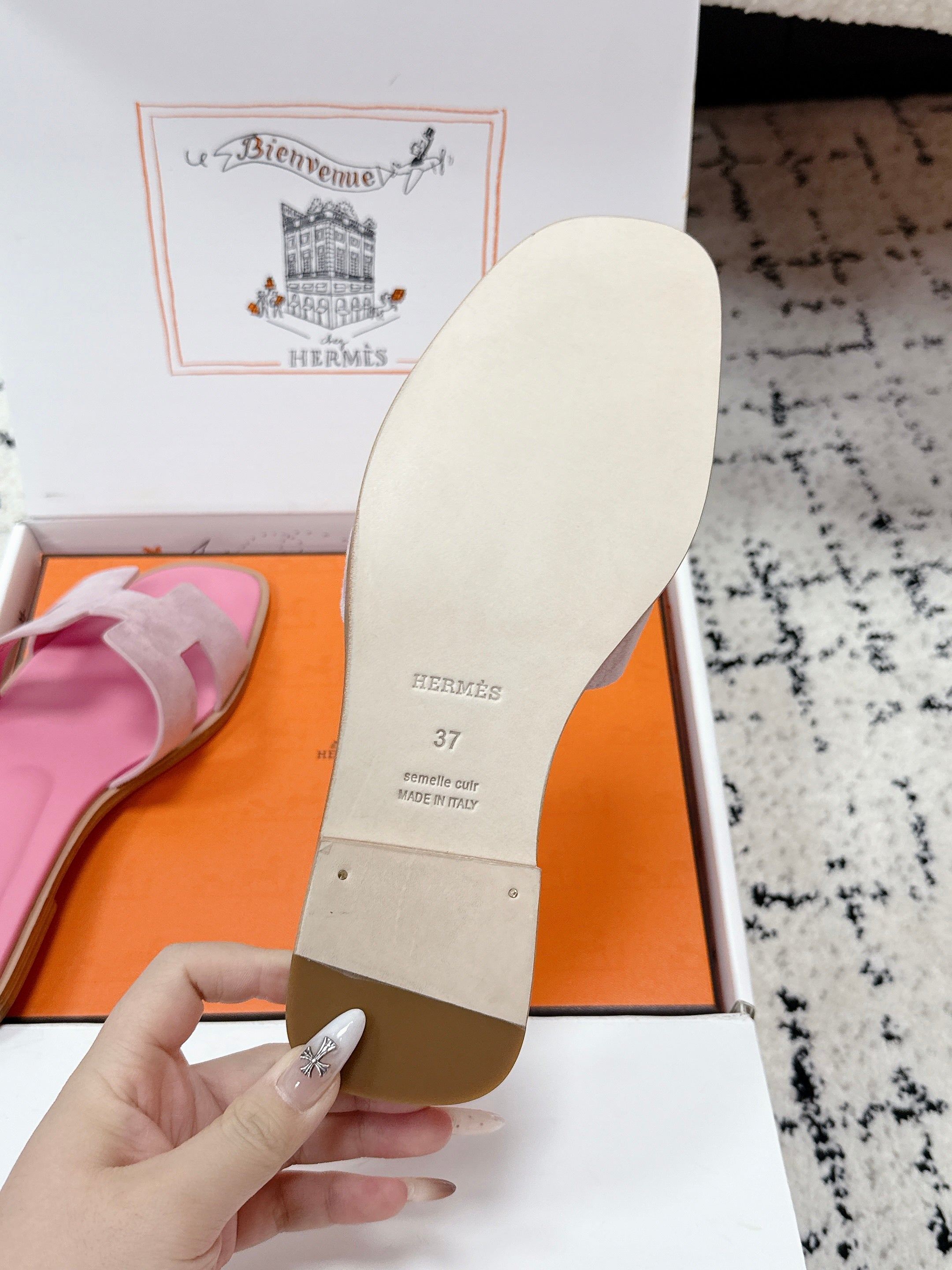 HM 26ss Oran Sandals Pink Suede Cowhide 617195