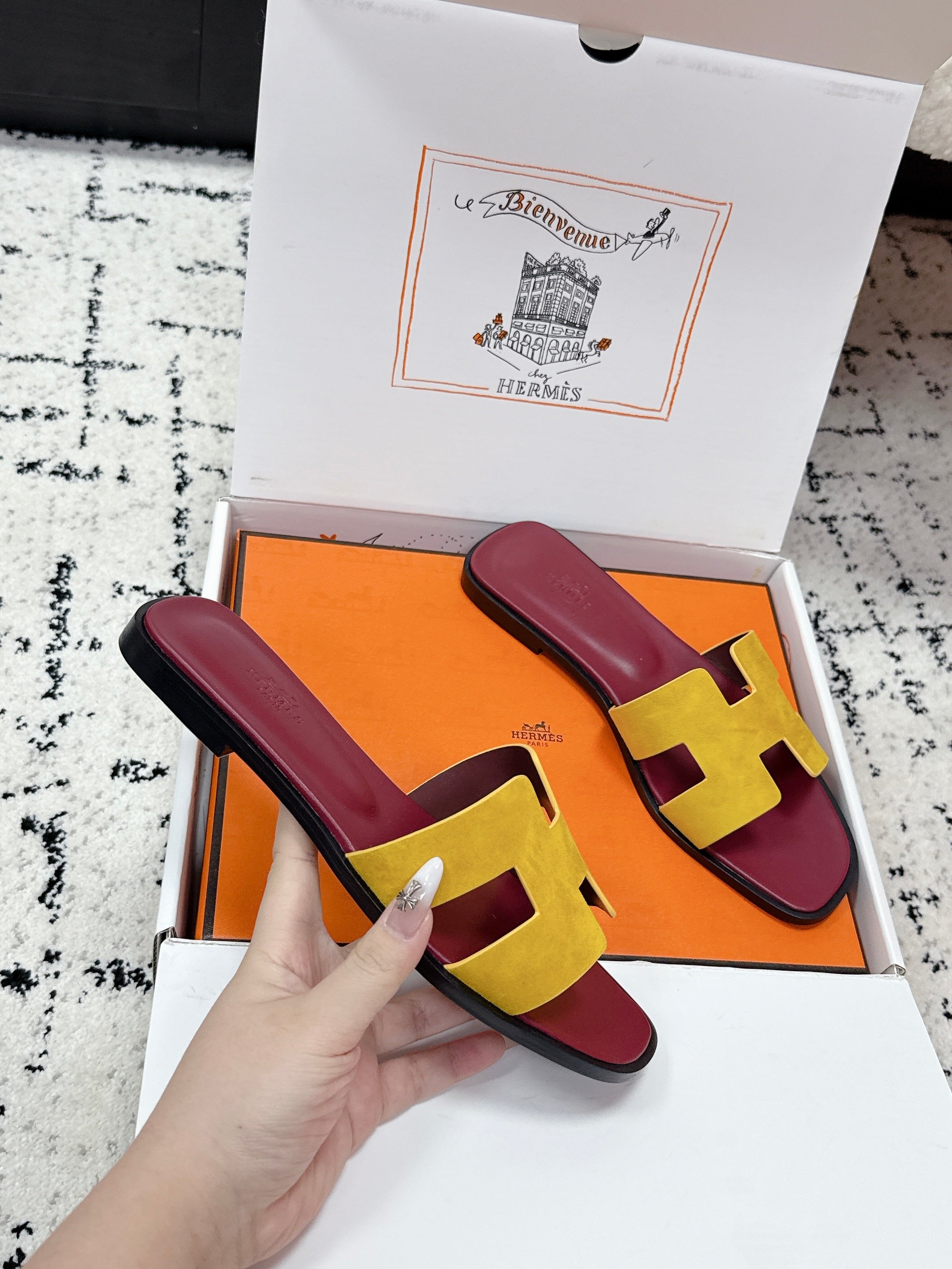 HM 26ss Oran Sandals Burgundy Yellow Suede Cowhide 617196