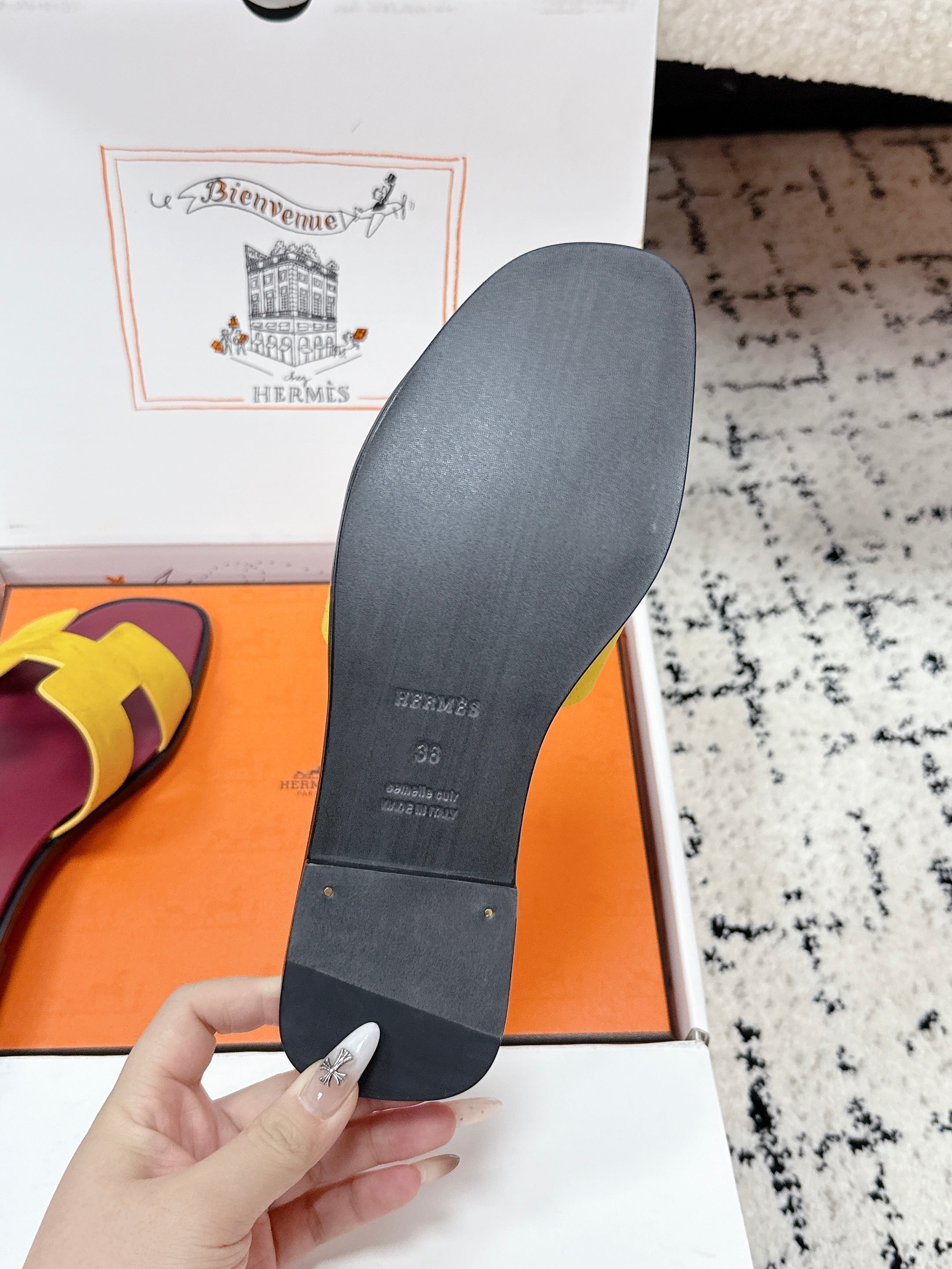 HM 26ss Oran Sandals Burgundy Yellow Suede Cowhide 617196