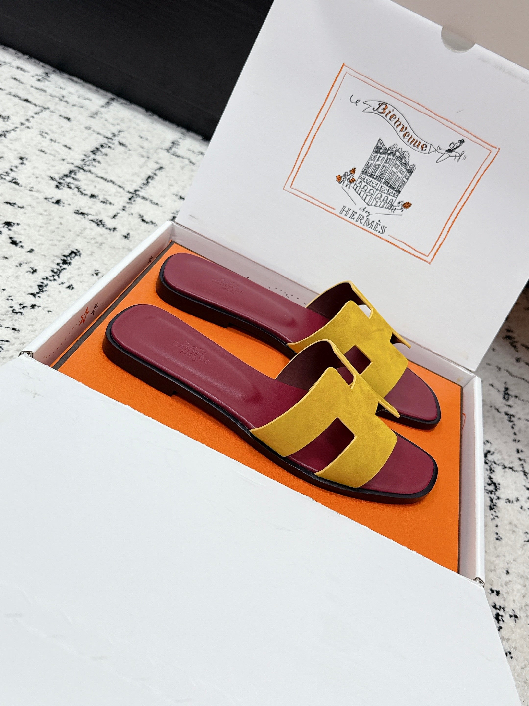 HM 26ss Oran Sandals Burgundy Yellow Suede Cowhide 617196