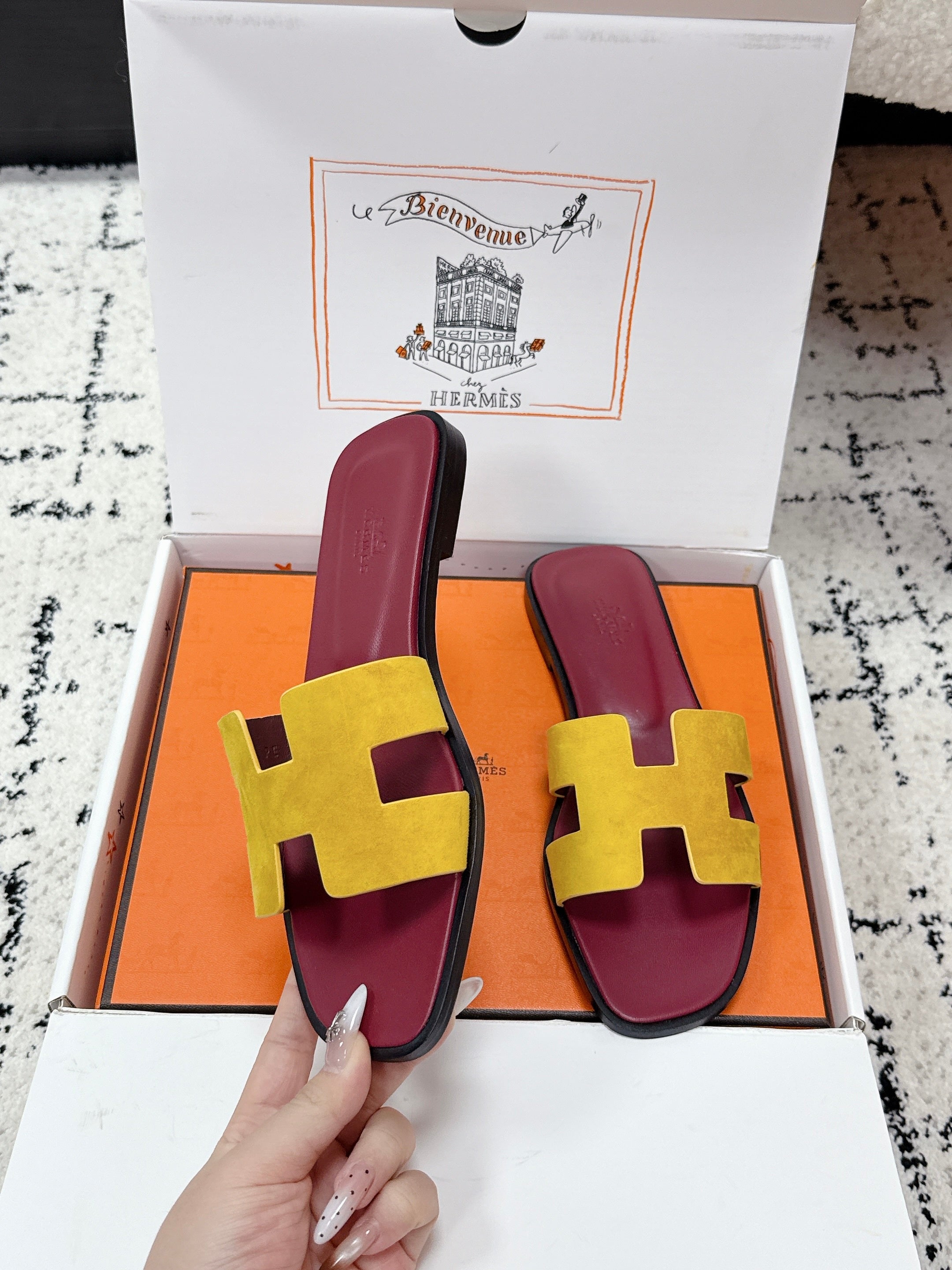 HM 26ss Oran Sandals Burgundy Yellow Suede Cowhide 617196