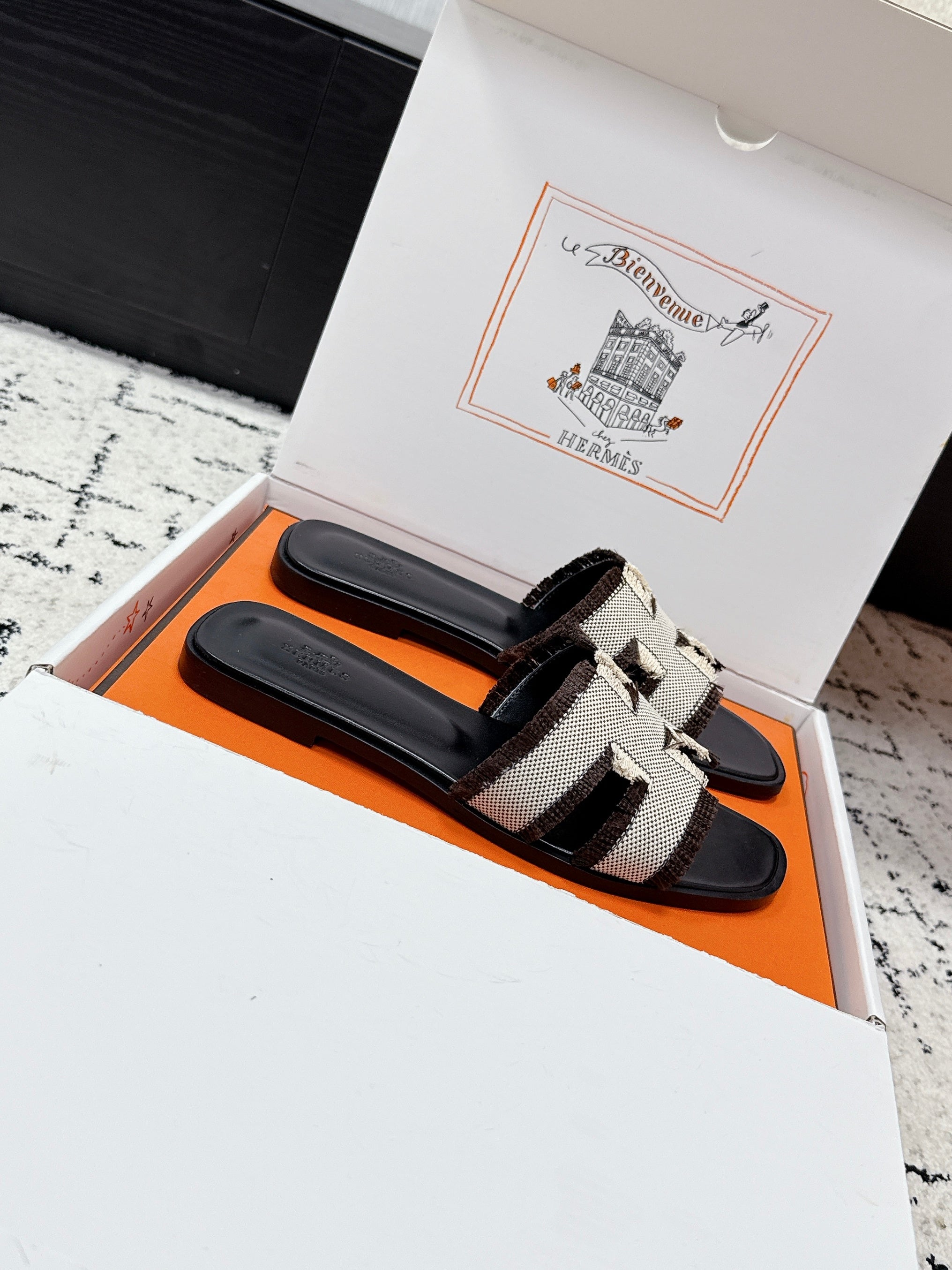 HM 26ss Oran Sandals Black White Brown Canvas Cowhide 617214