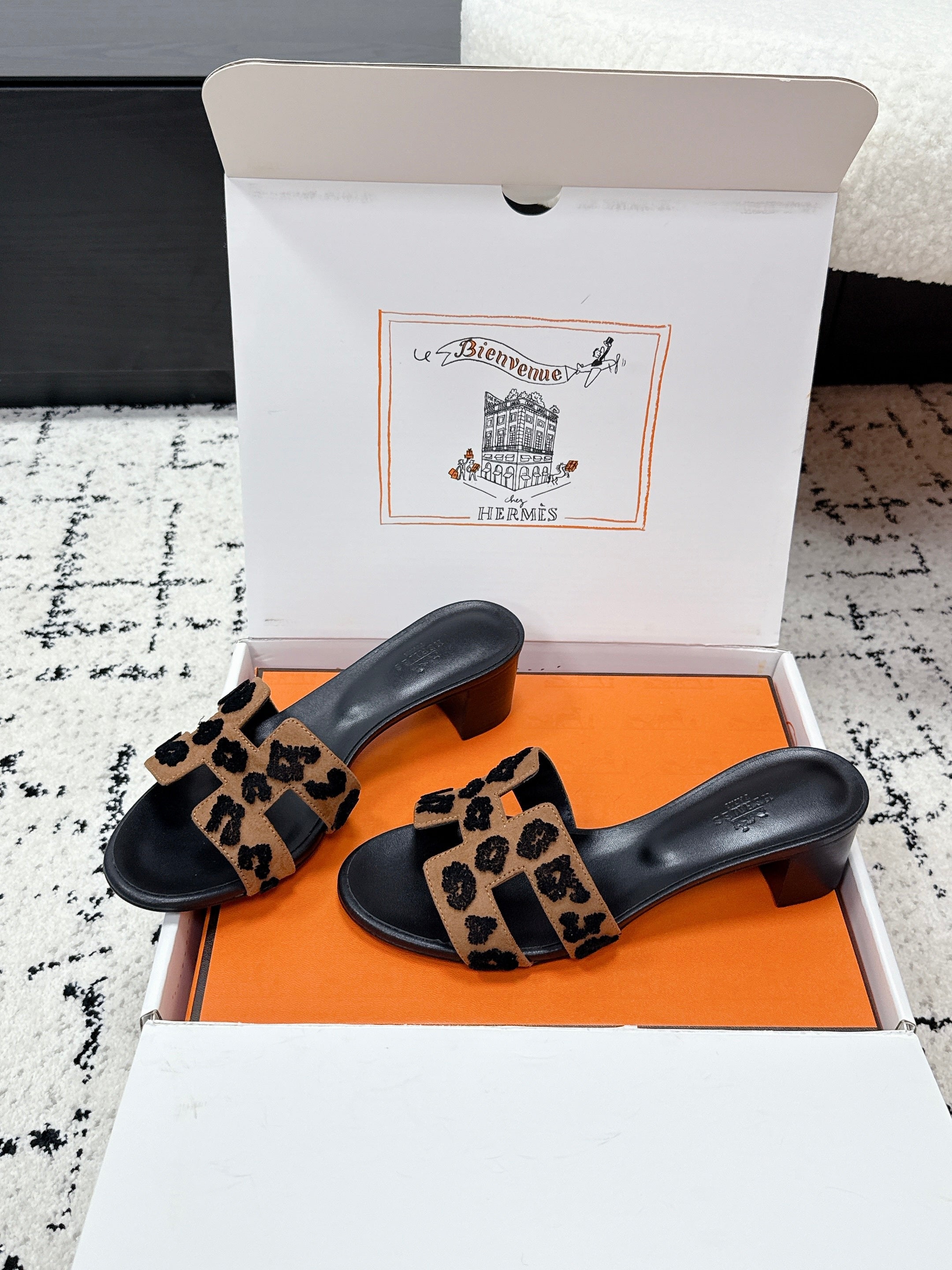 HM 26ss High-Heeled Sandals 50 Black Brown Cowhide 617228