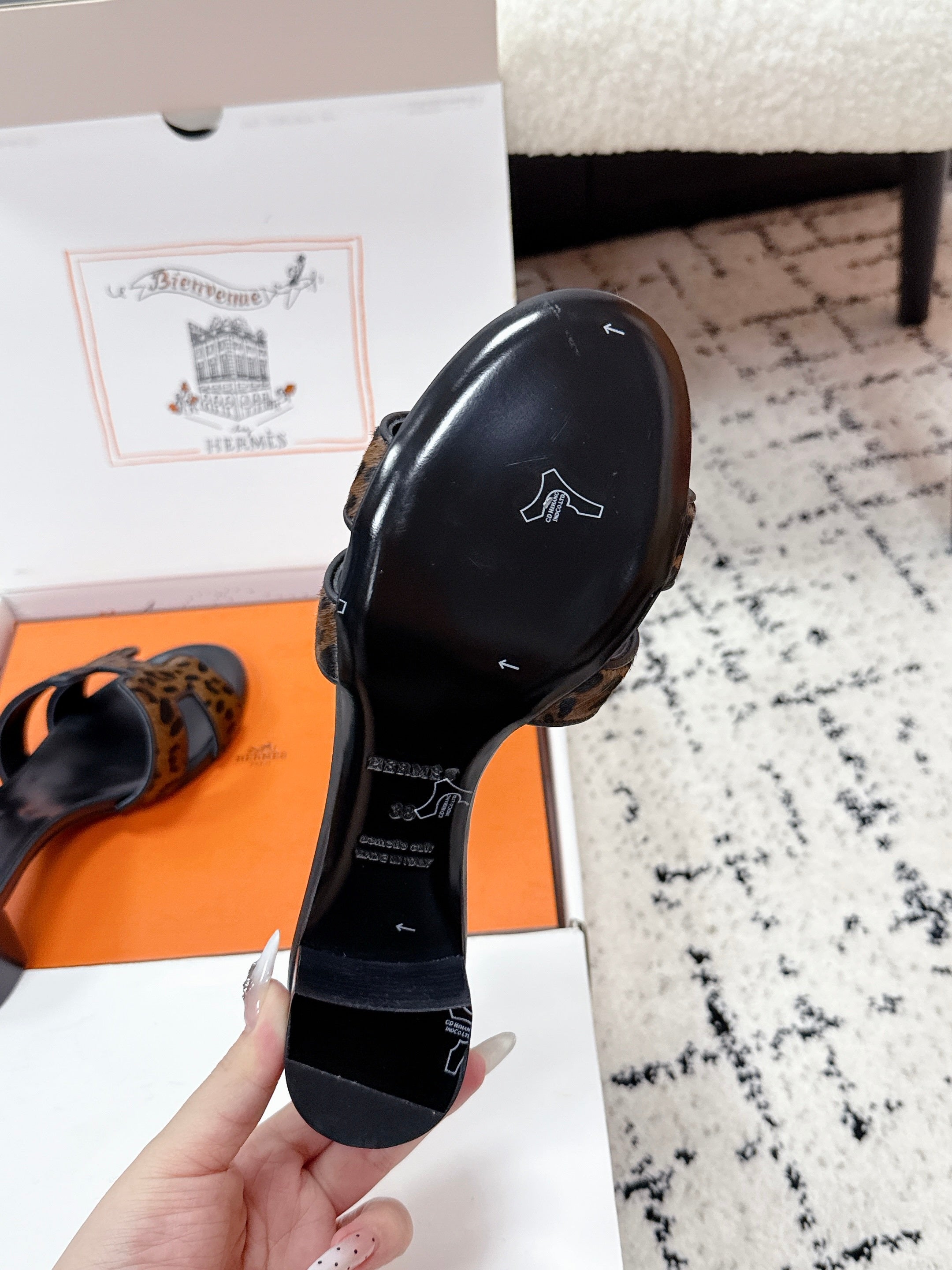 HM 26ss High-Heeled Sandals 50 Black Brown Cowhide 617228